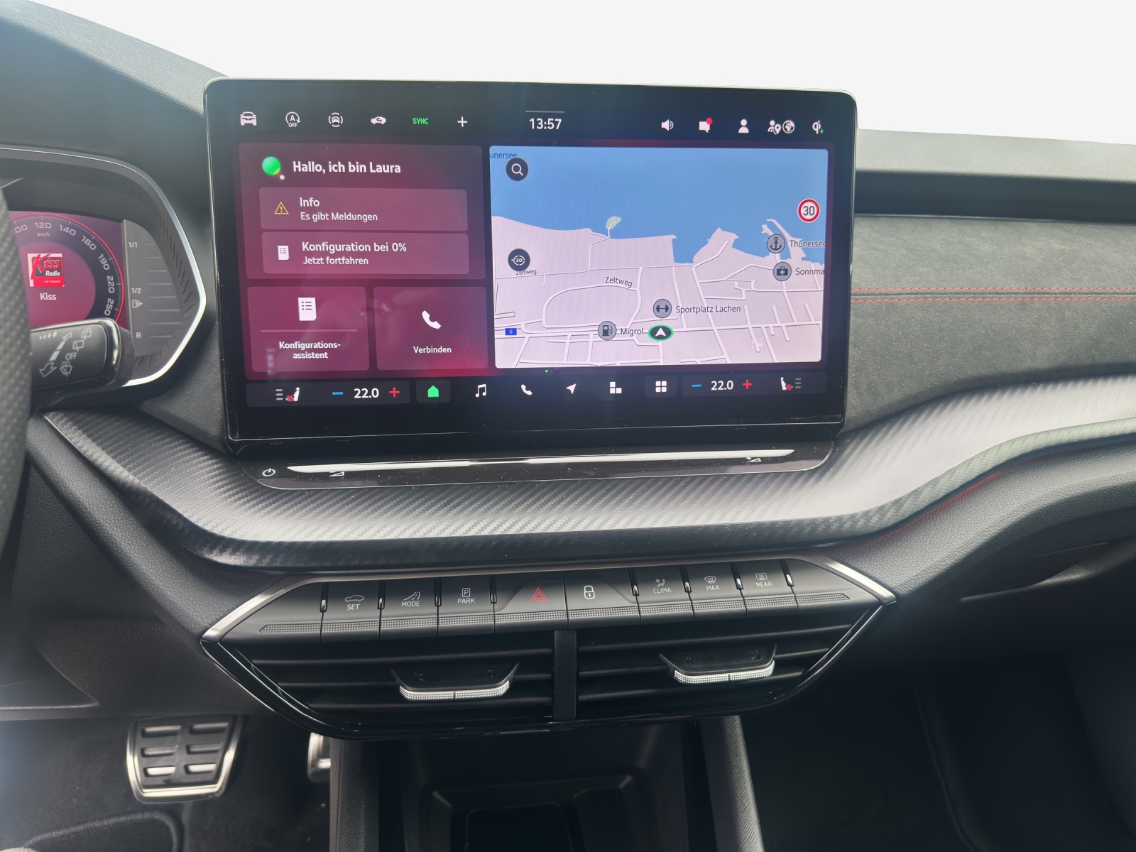 SKODA Octavia Combi 2.0 TSI DSG RS 30 Years Edition-image-10