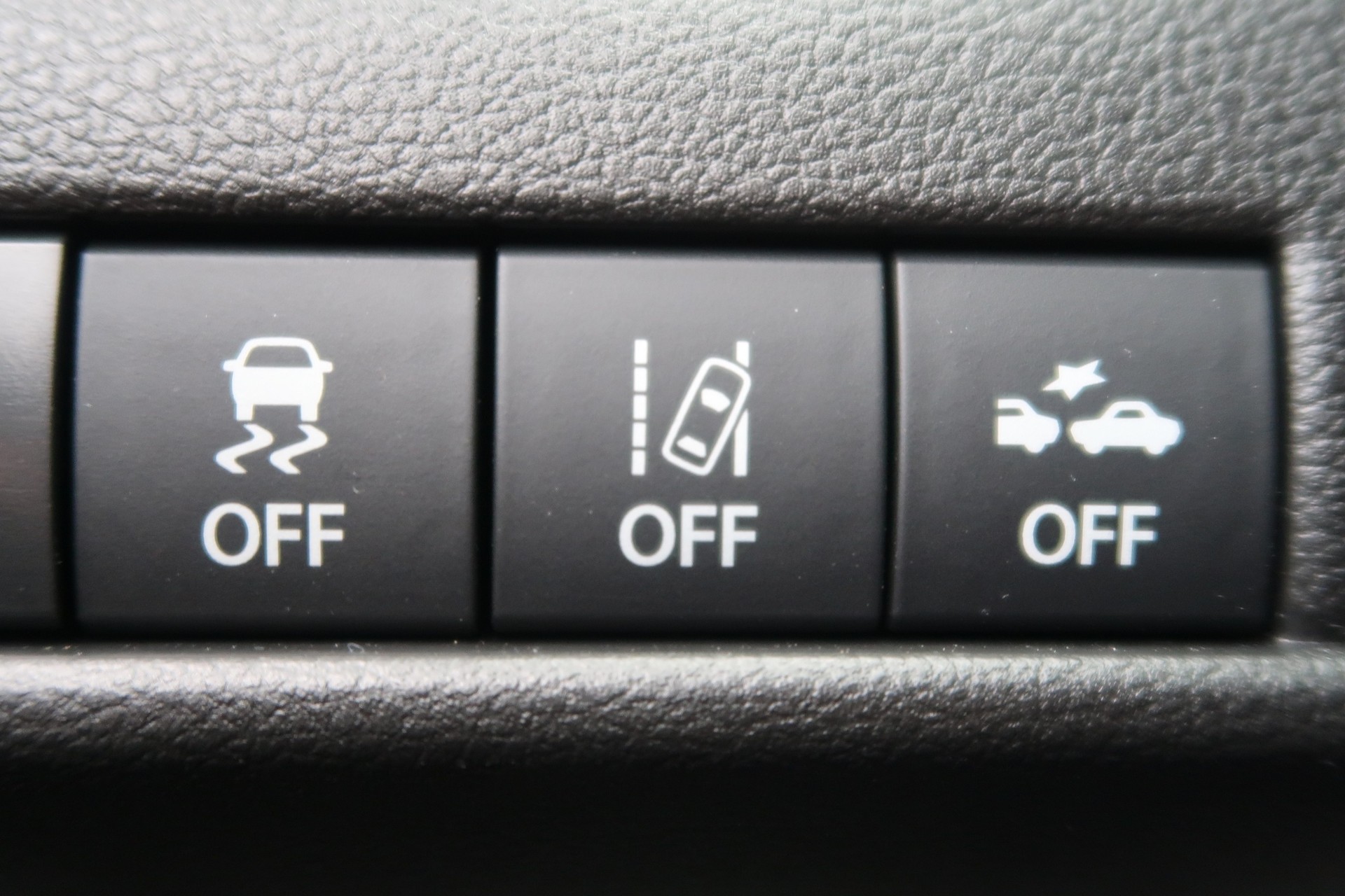 SUZUKI Swift 1.2i 16V GL 4x4-image-15