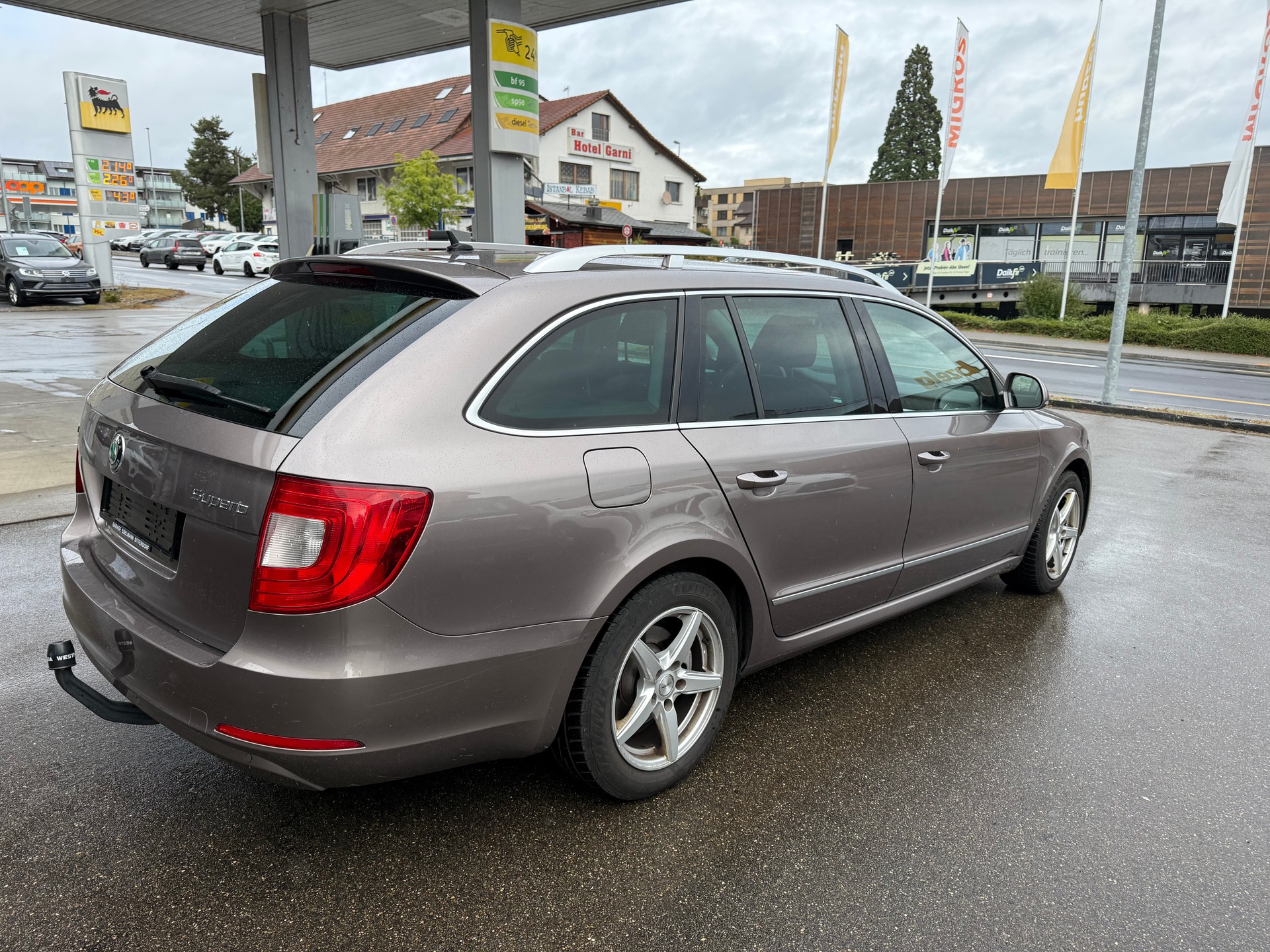 SKODA Superb Combi 1.8 TSI Elegance DSG-image-5