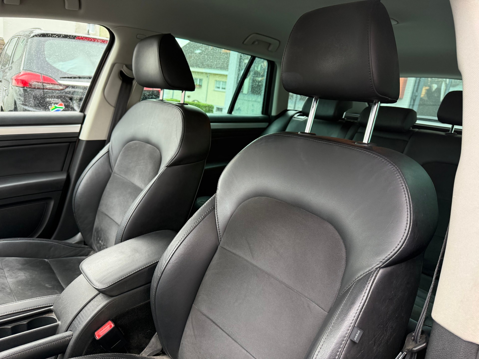 SKODA Superb Combi 1.8 TSI Elegance DSG-image-11