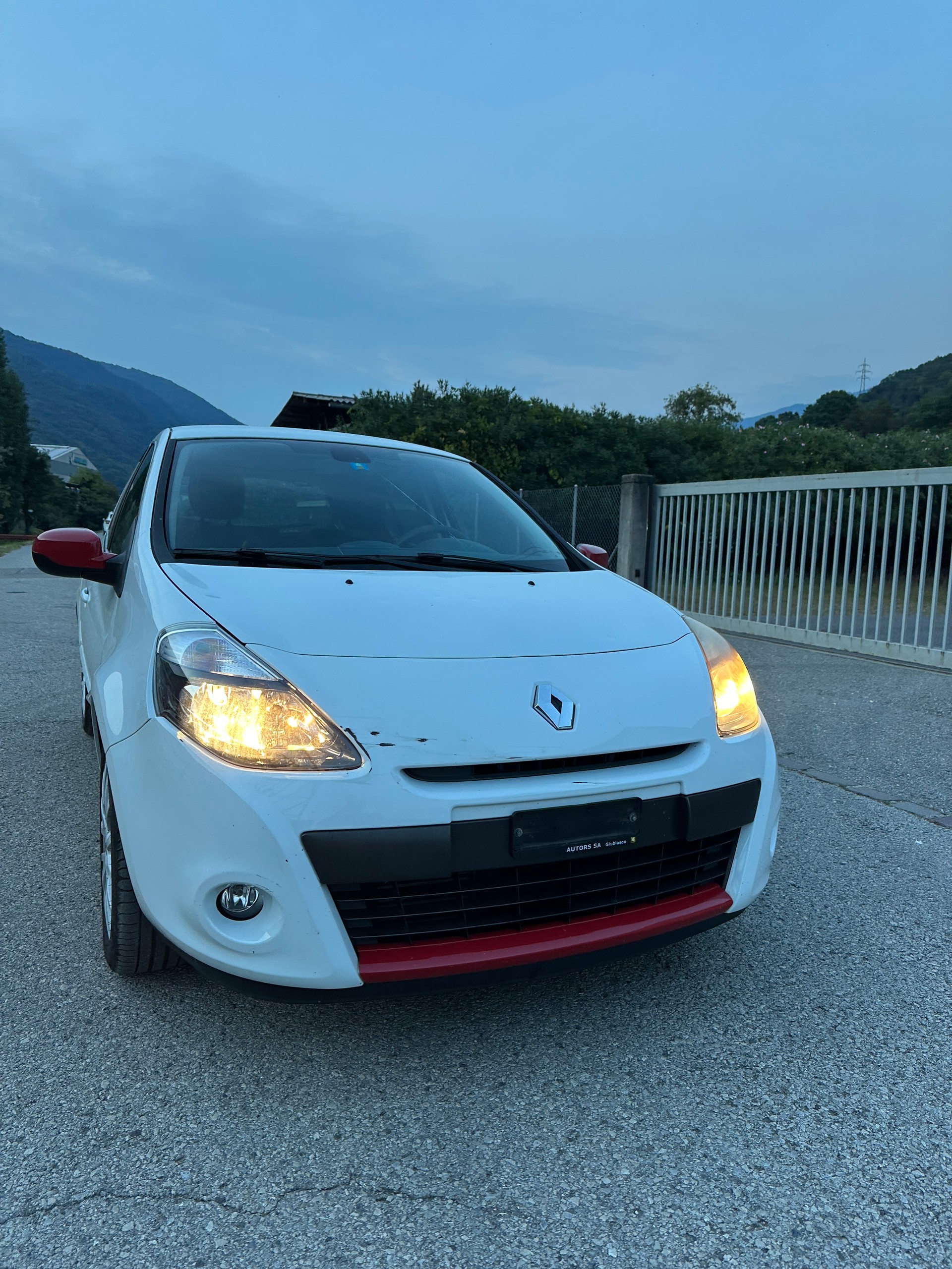 RENAULT Clio 1.2 16V Turbo S-image-3