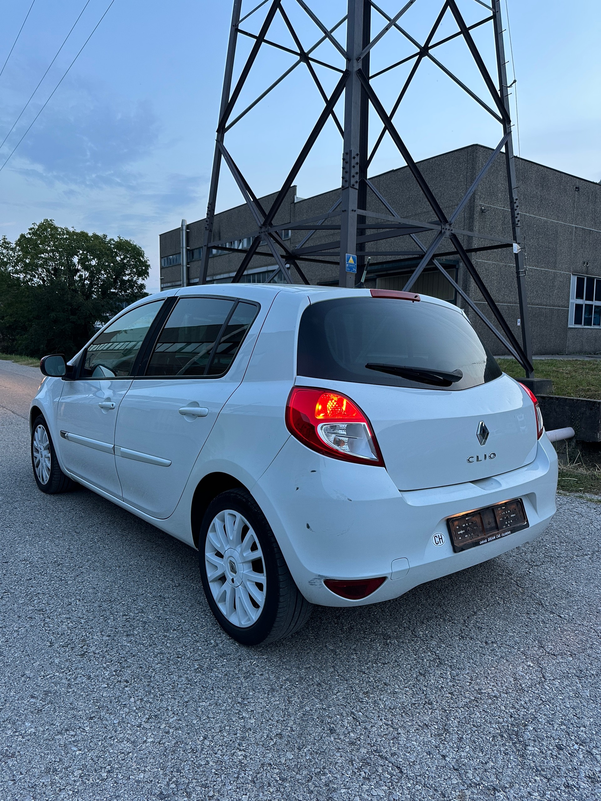 RENAULT Clio 1.2 16V Turbo S-image-2