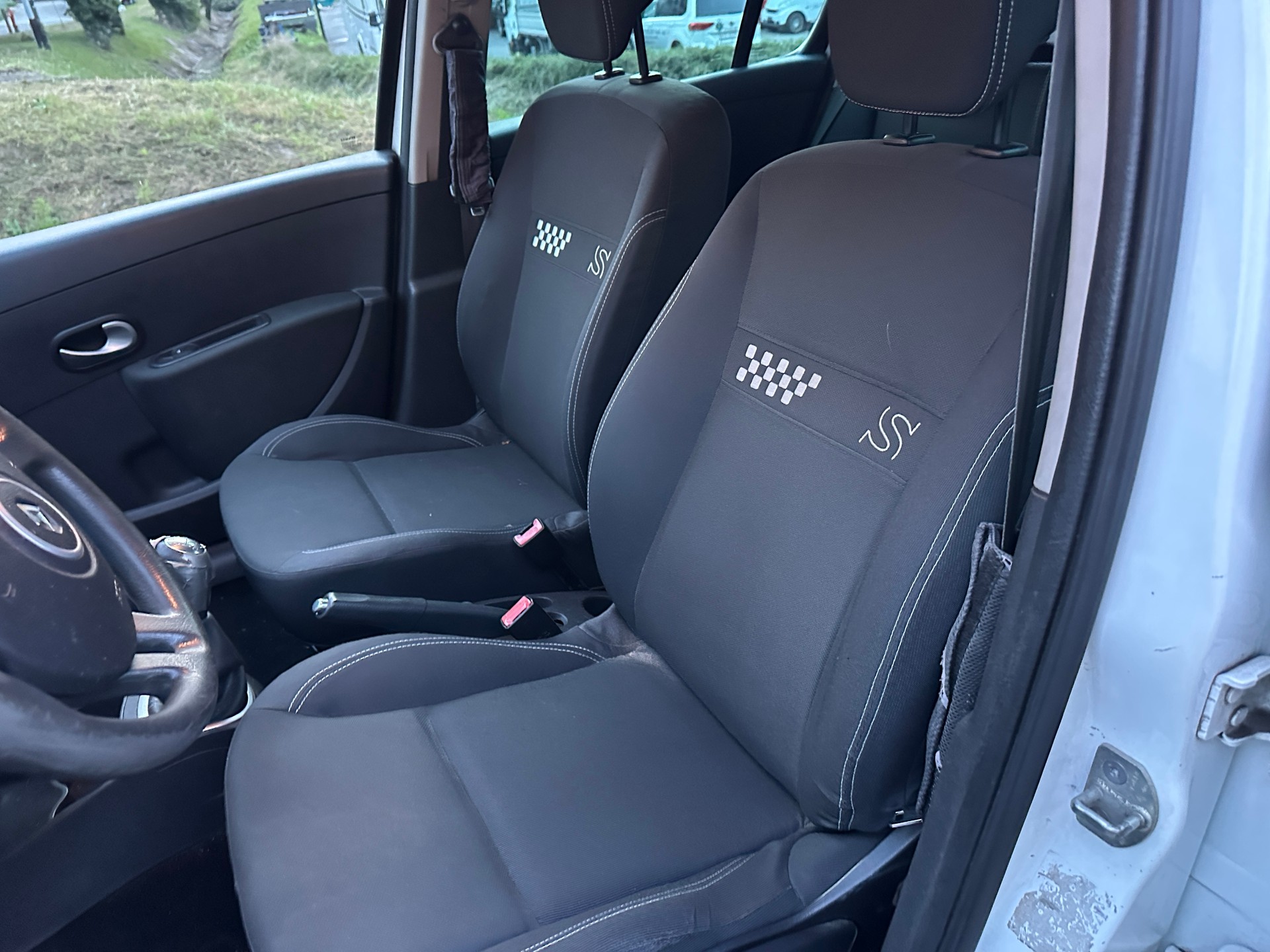 RENAULT Clio 1.2 16V Turbo S-image-4