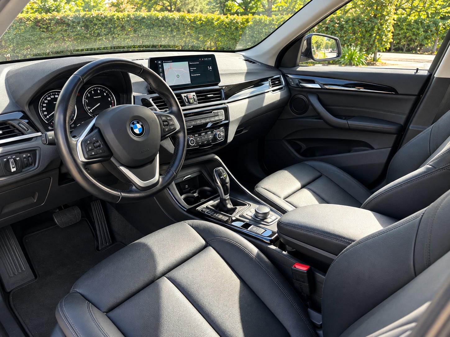 BMW 25e xDrive-image-3