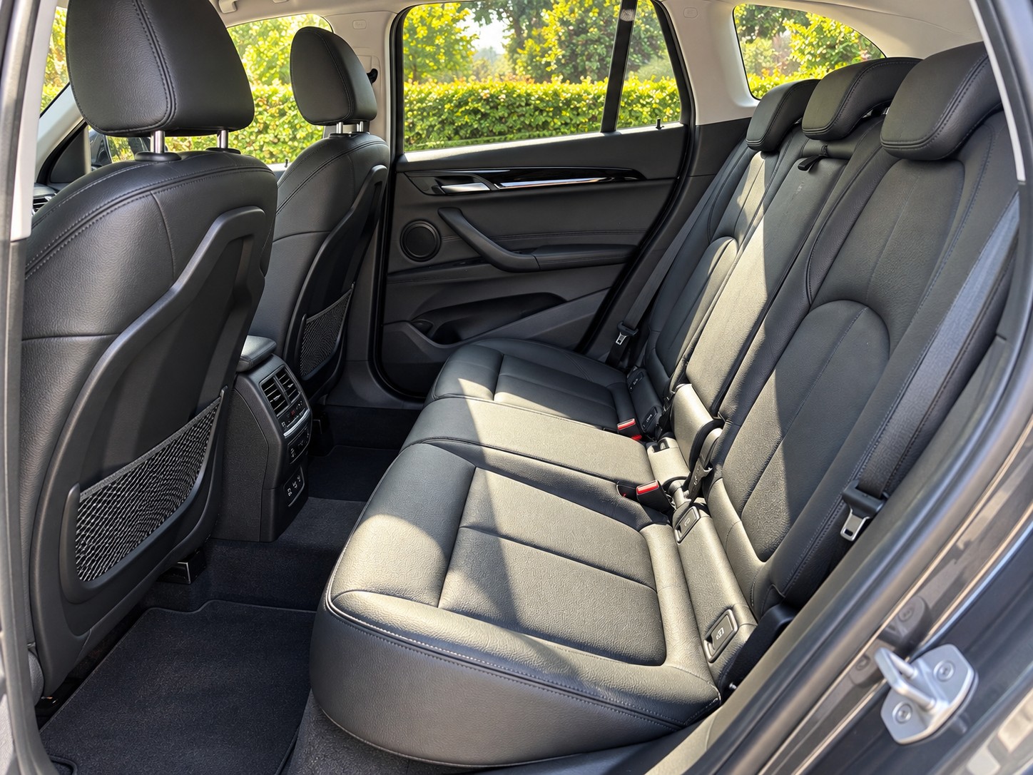 BMW 25e xDrive-image-4
