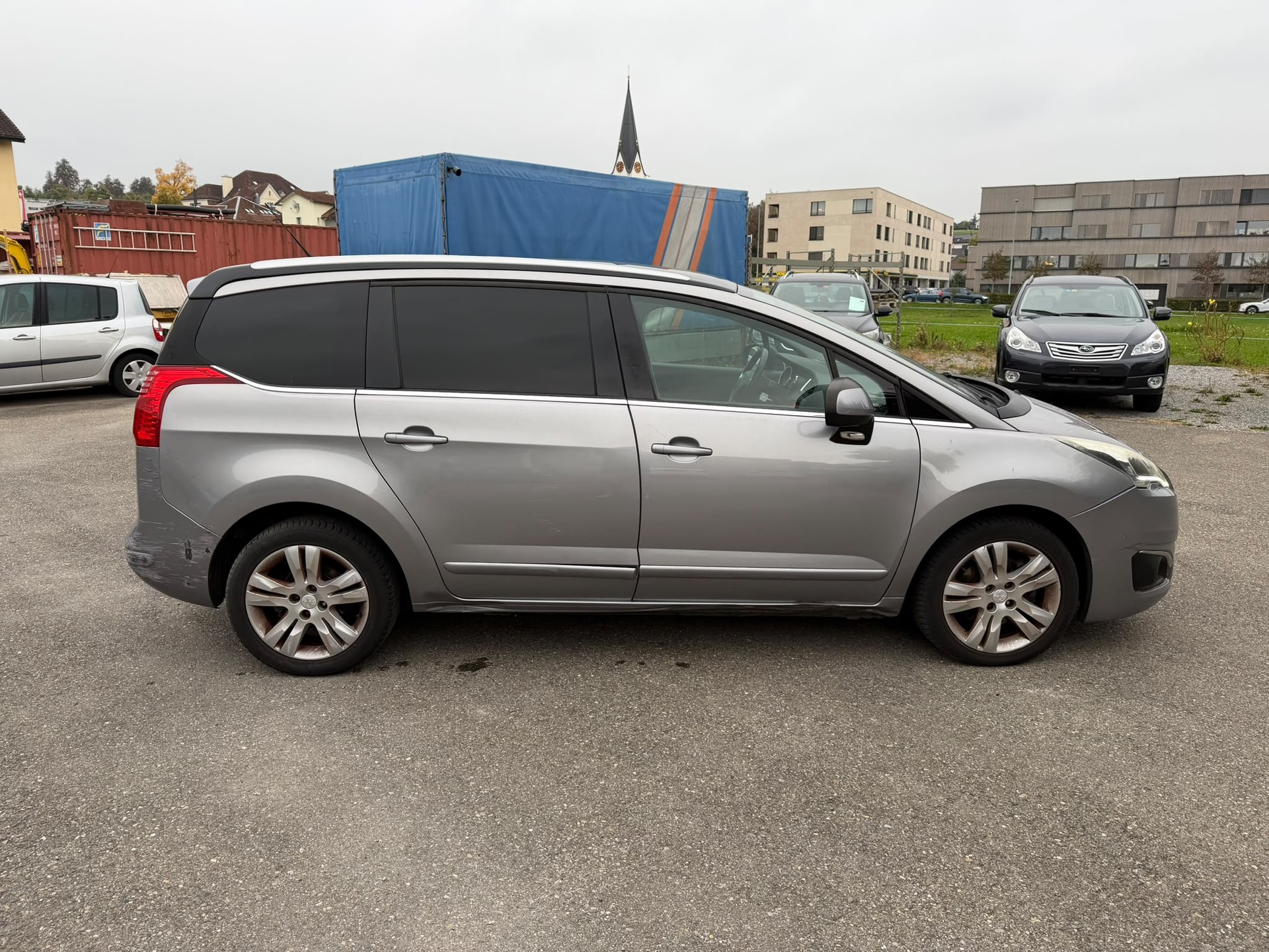PEUGEOT 5008 1.6 16V T Active Tiptronic-image-3