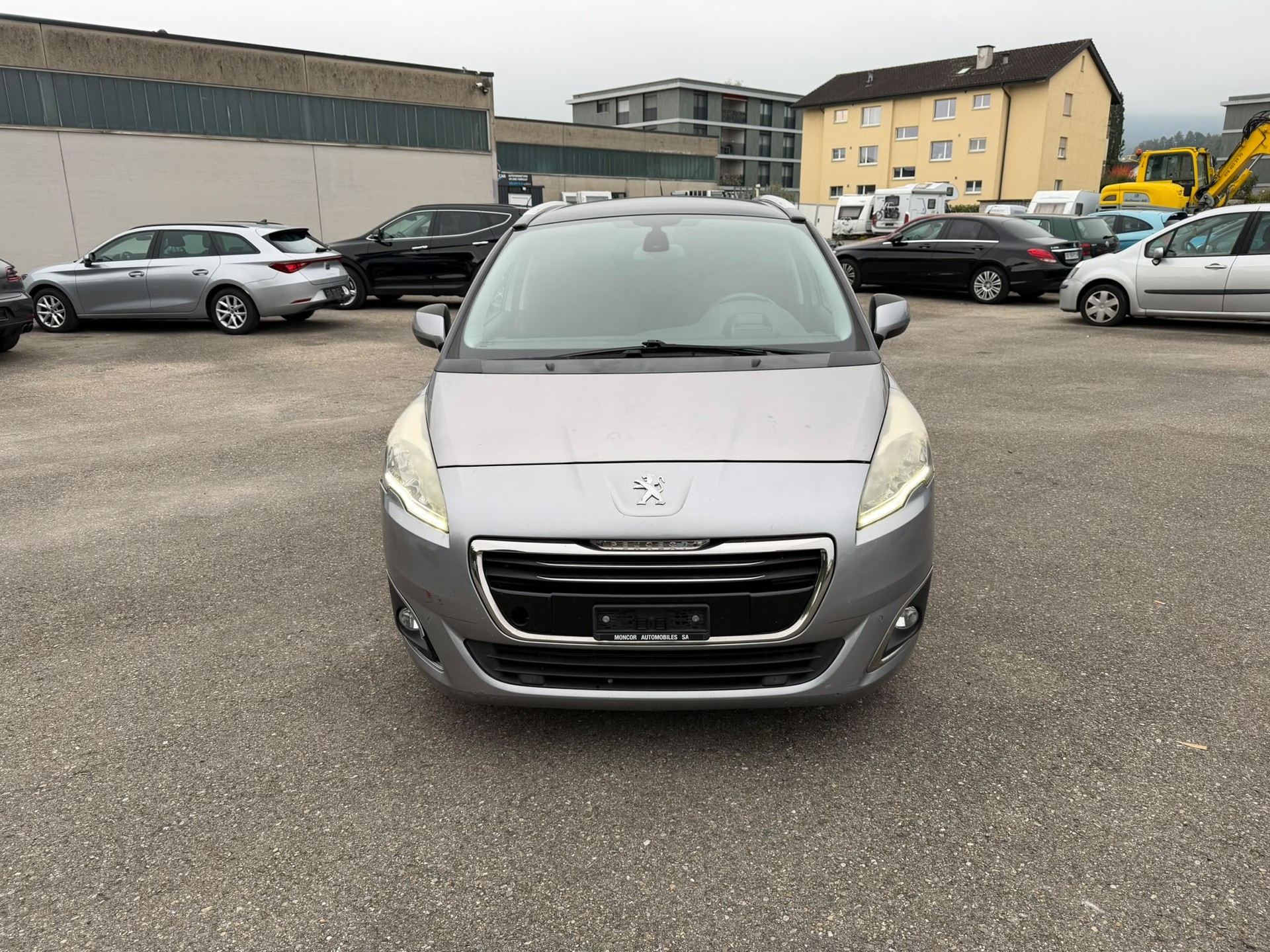 PEUGEOT 5008 1.6 16V T Active Tiptronic-image-1