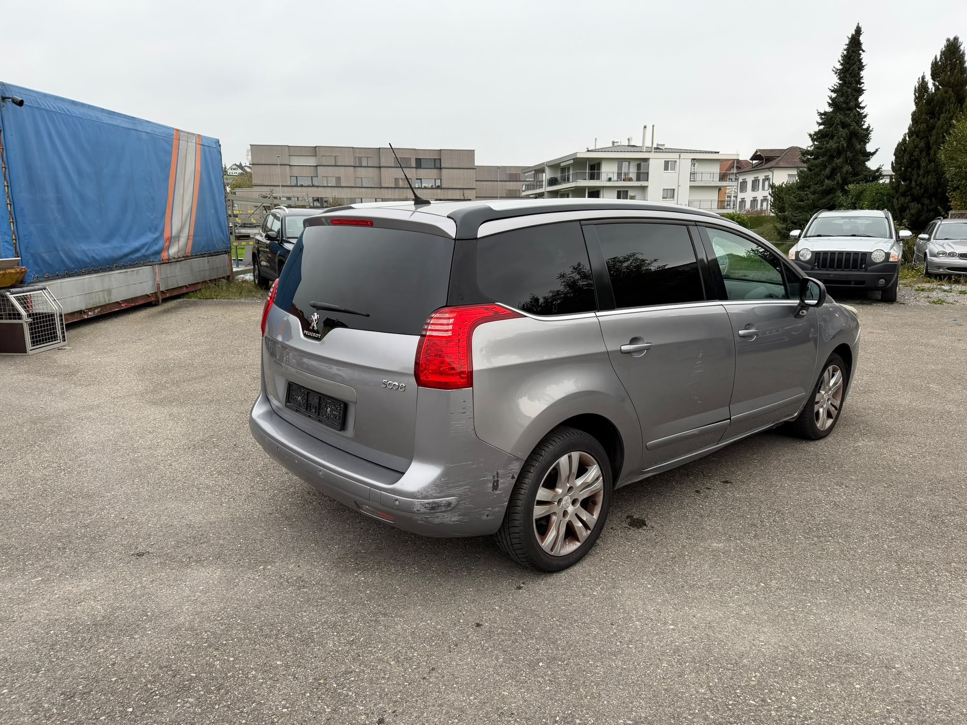 PEUGEOT 5008 1.6 16V T Active Tiptronic-image-4