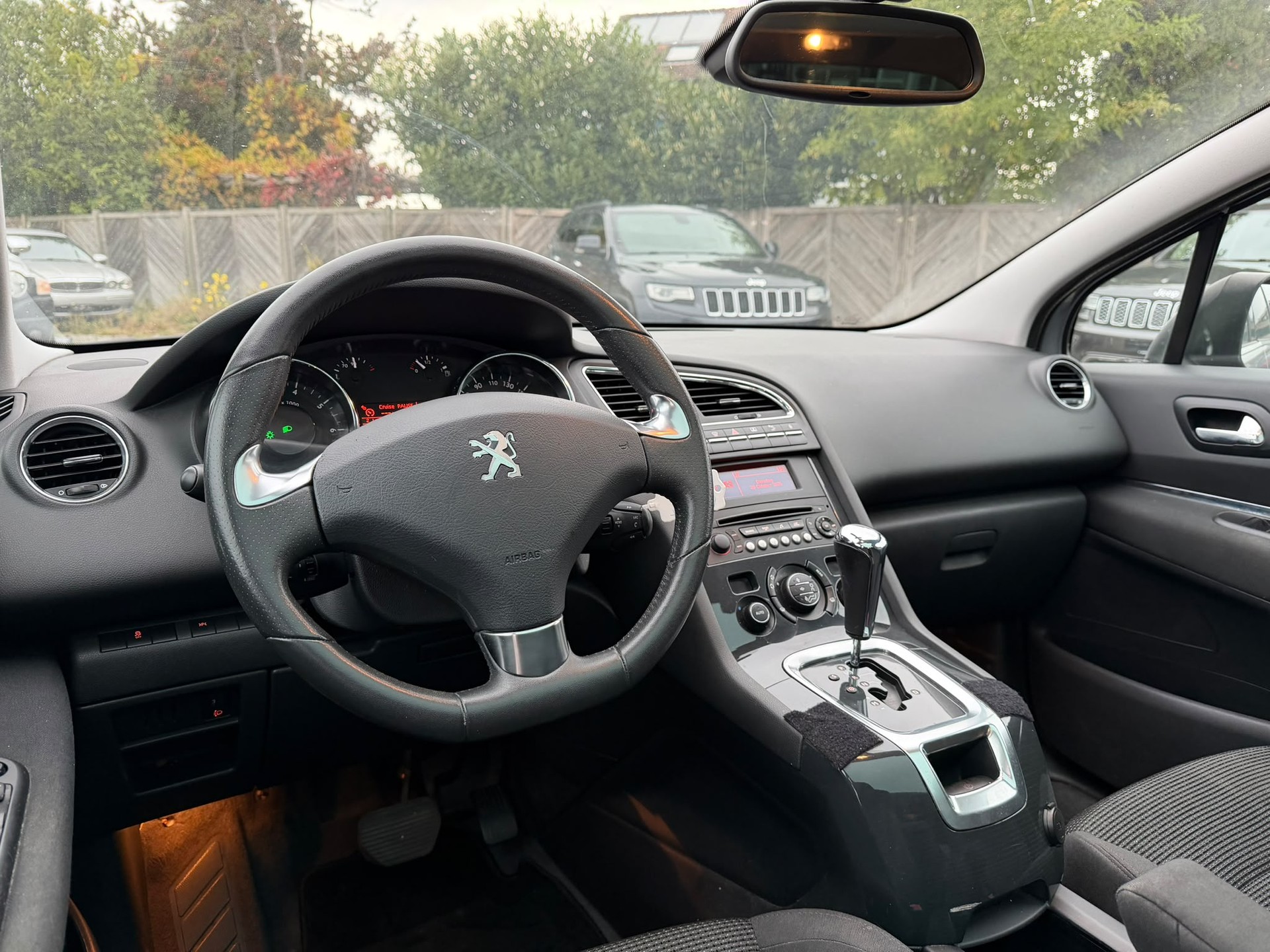 PEUGEOT 5008 1.6 16V T Active Tiptronic-image-7