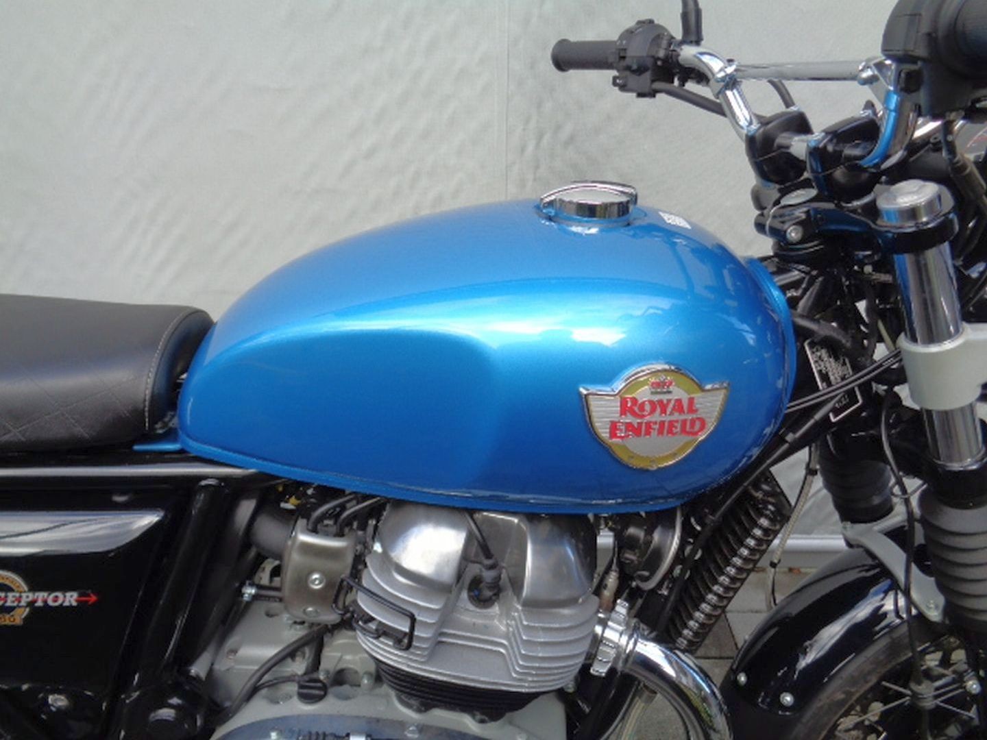 ROYAL ENFIELD INTERCEPTOR 650 TWIN-image-9