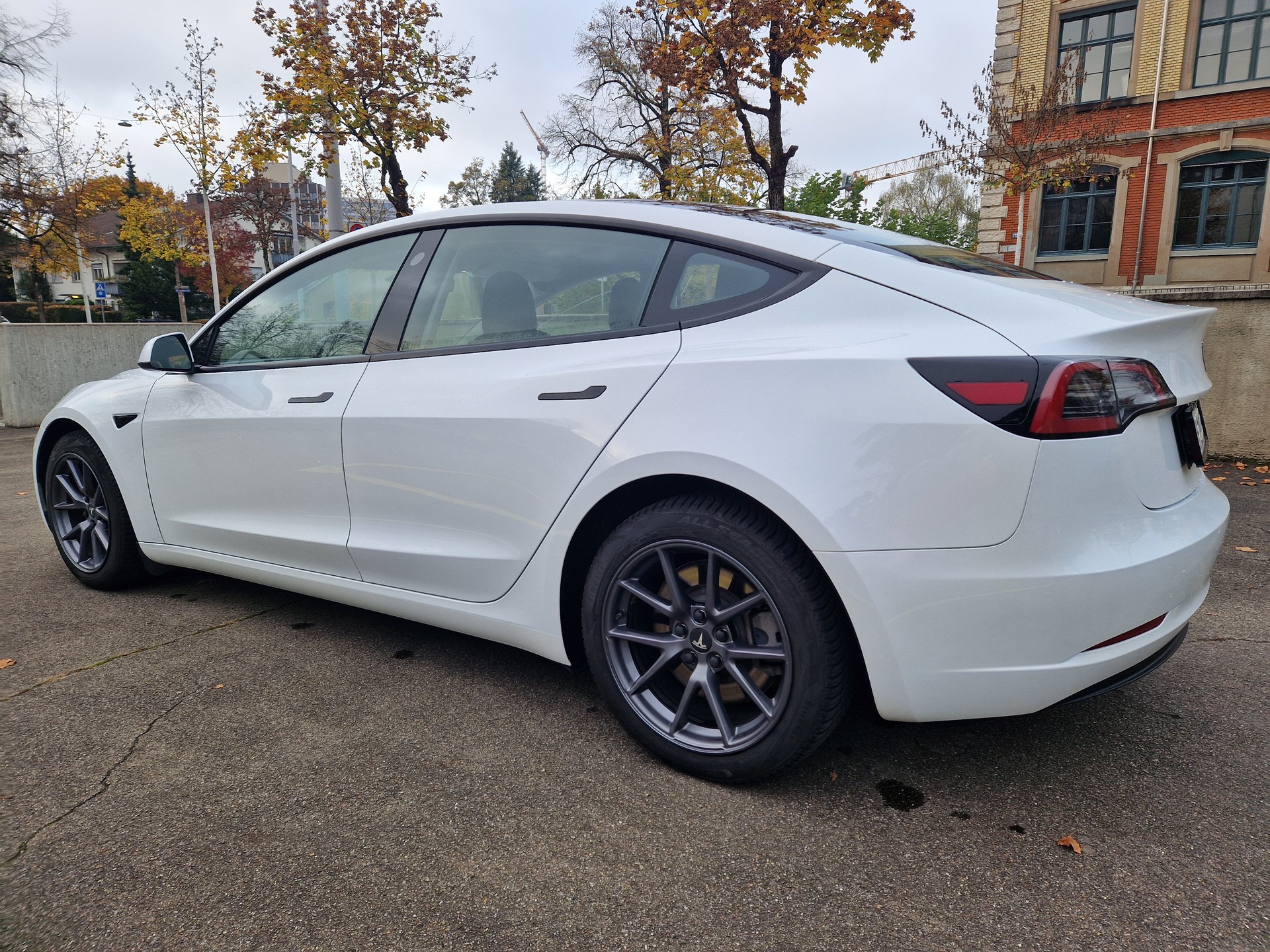 TESLA Model 3 Long Range Dual Motor AWD 498PS / MY2023 / Anhängerkupplung-image-1