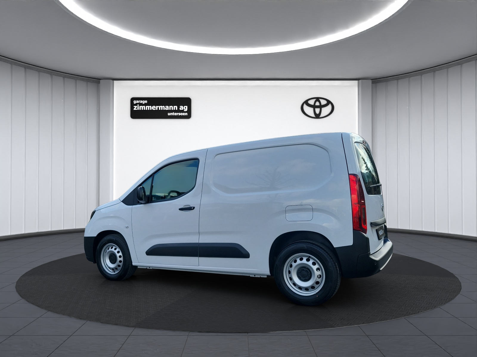 TOYOTA PROACE CITY Van L1 52KWh Activ-image-9