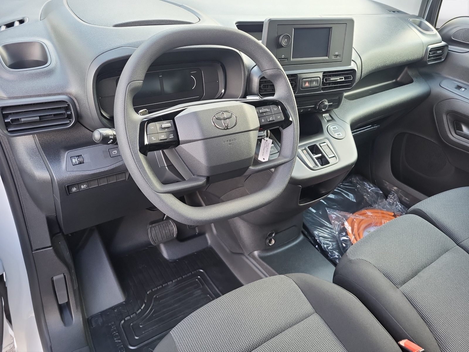 TOYOTA PROACE CITY Van L1 52KWh Activ-image-13