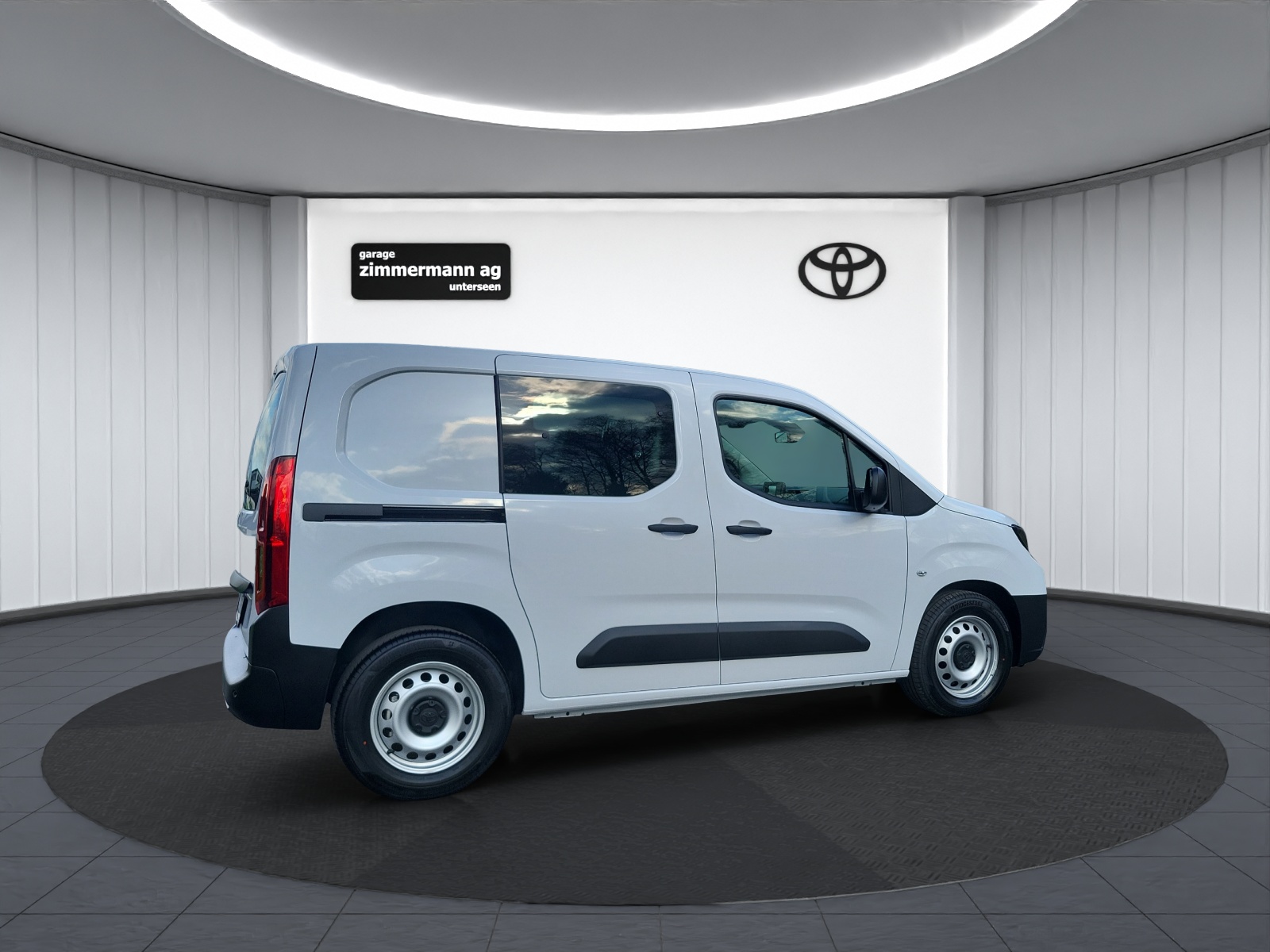 TOYOTA PROACE CITY Van L1 52KWh Activ-image-5