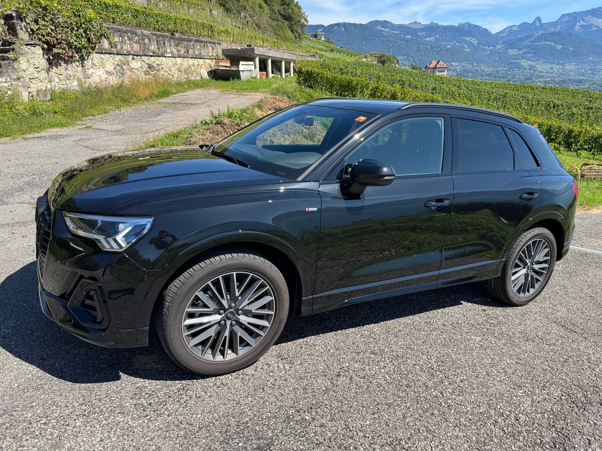 AUDI Q3 40 TFSI S line quattro S-tronic - Vehicule Suisse - Leasing possible-image-5