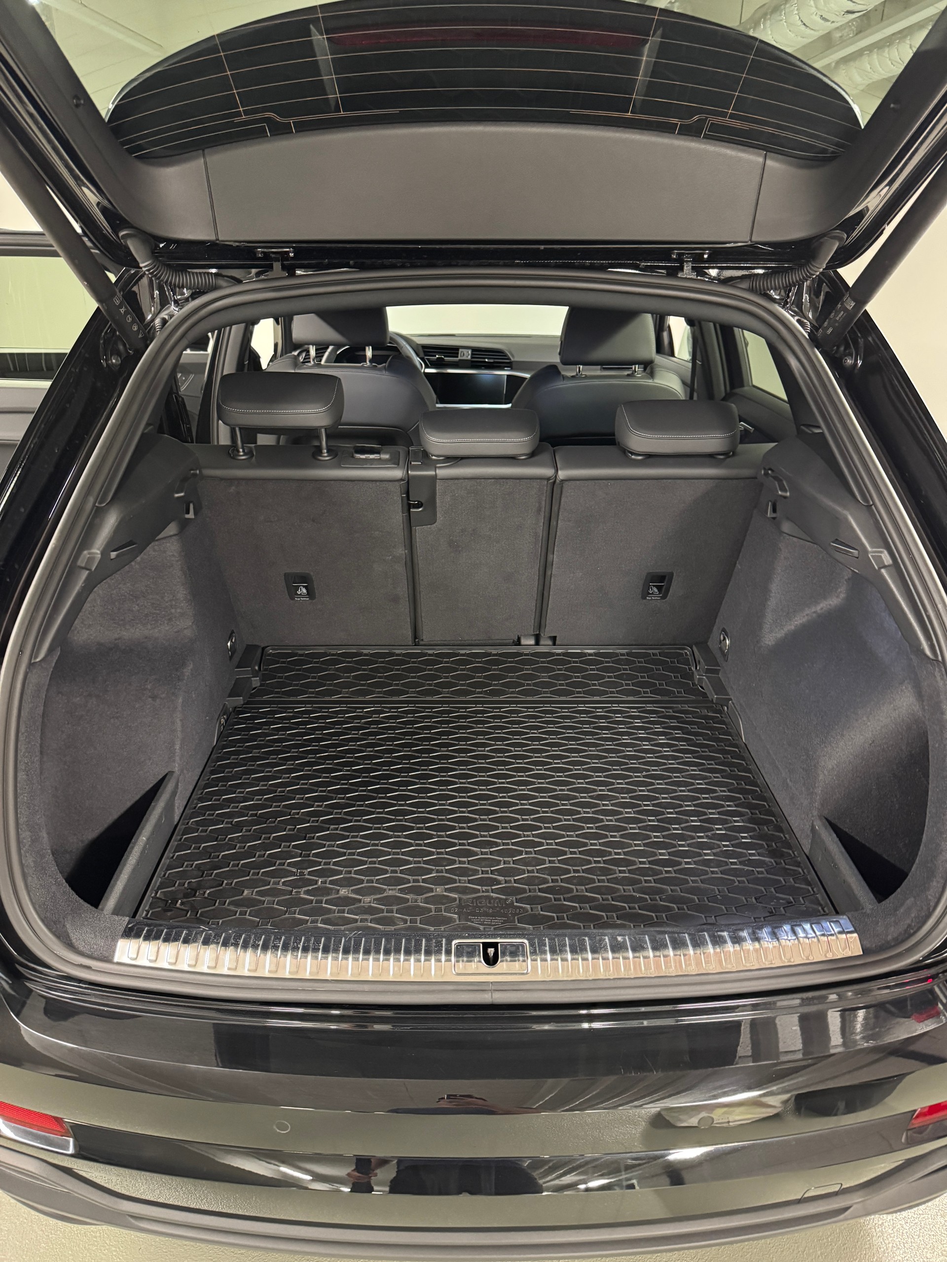 AUDI Q3 40 TFSI S line quattro S-tronic - Vehicule Suisse - Leasing possible-image-10