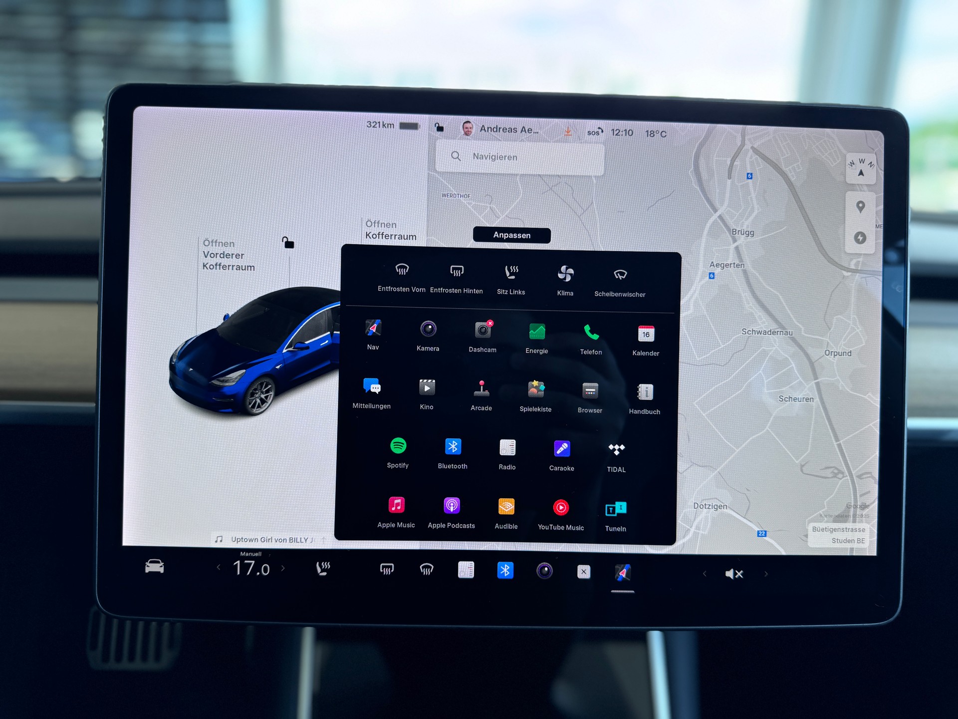TESLA Model 3-image-12