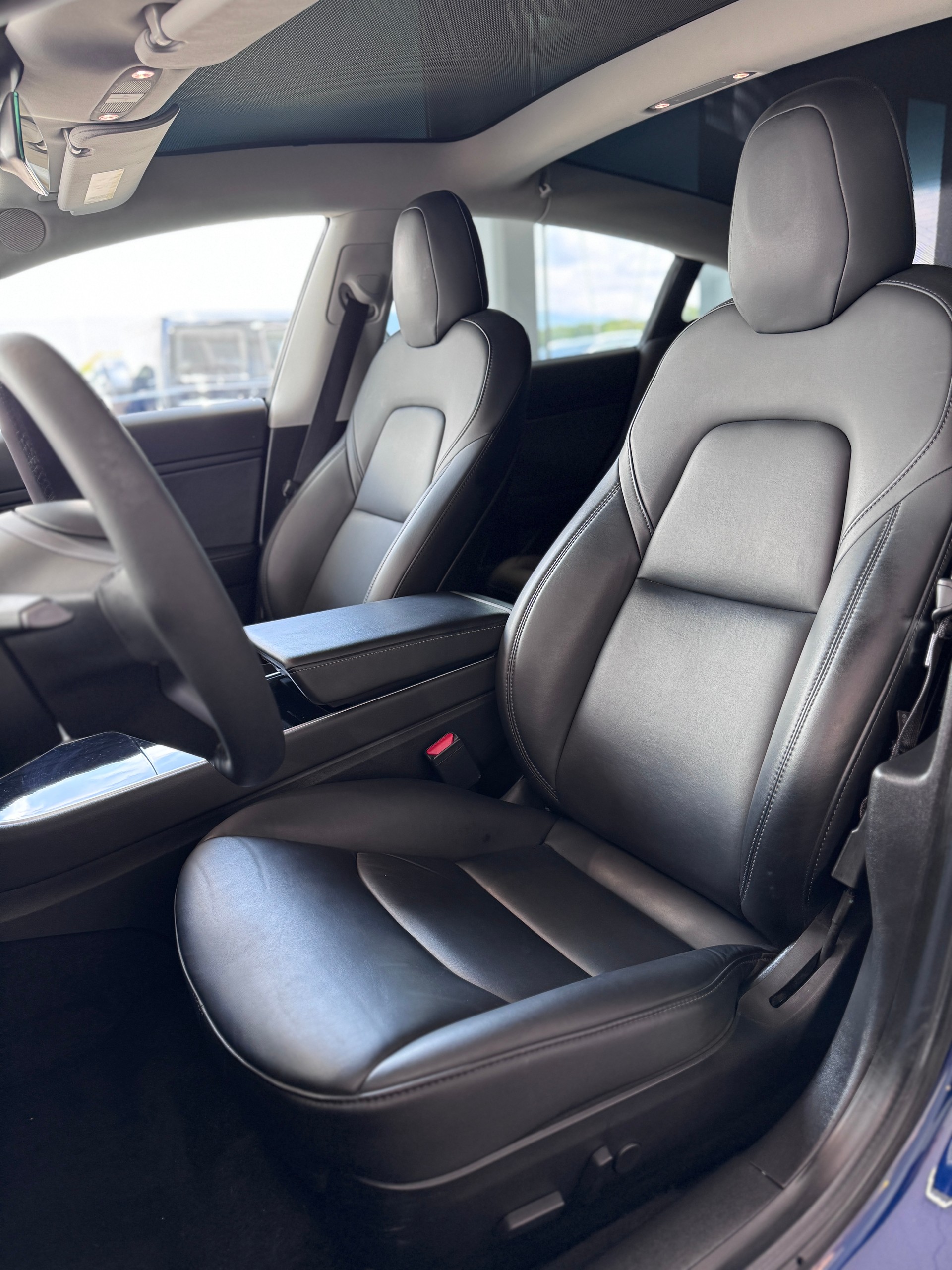 TESLA Model 3-image-15