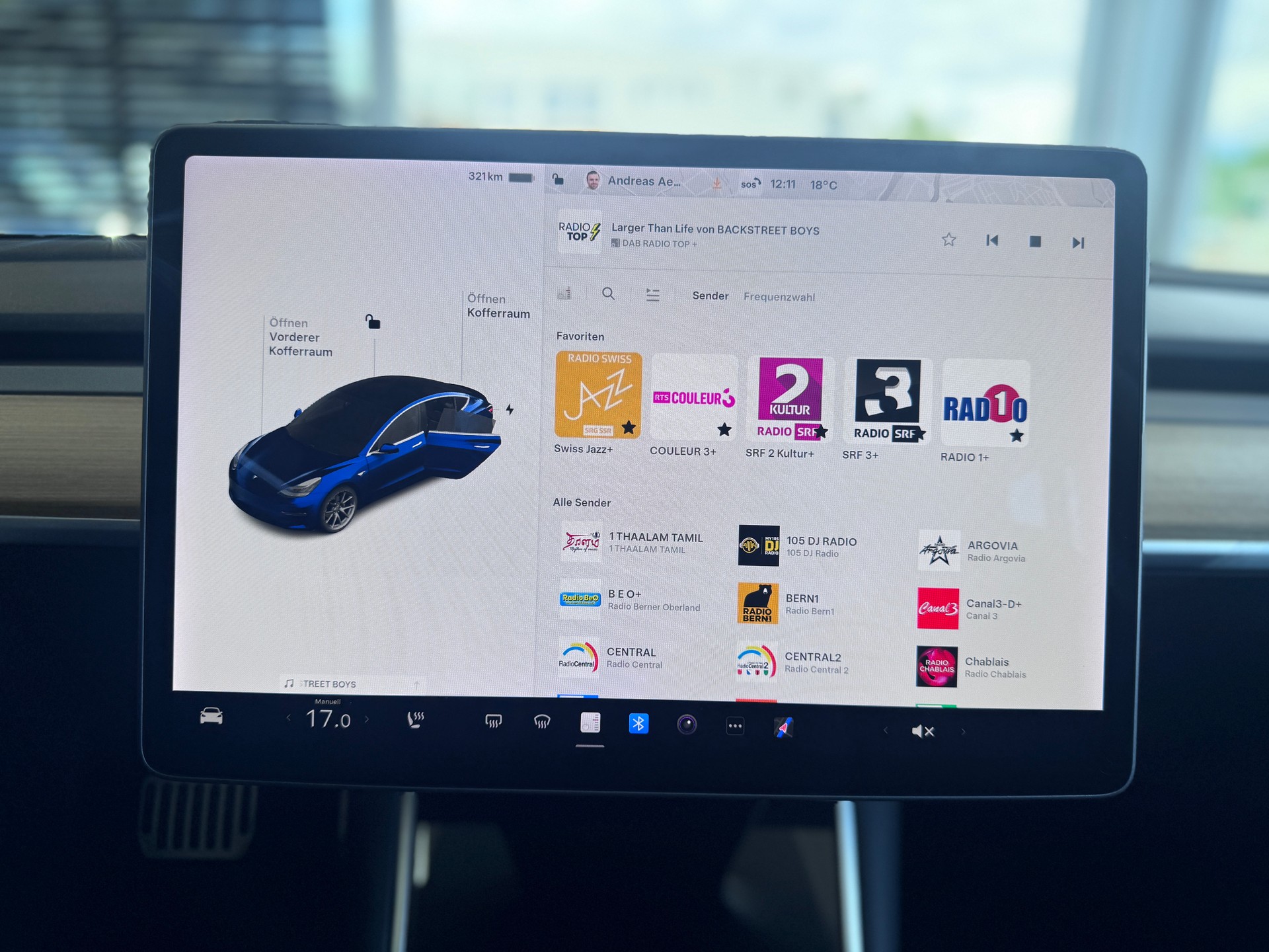 TESLA Model 3-image-11