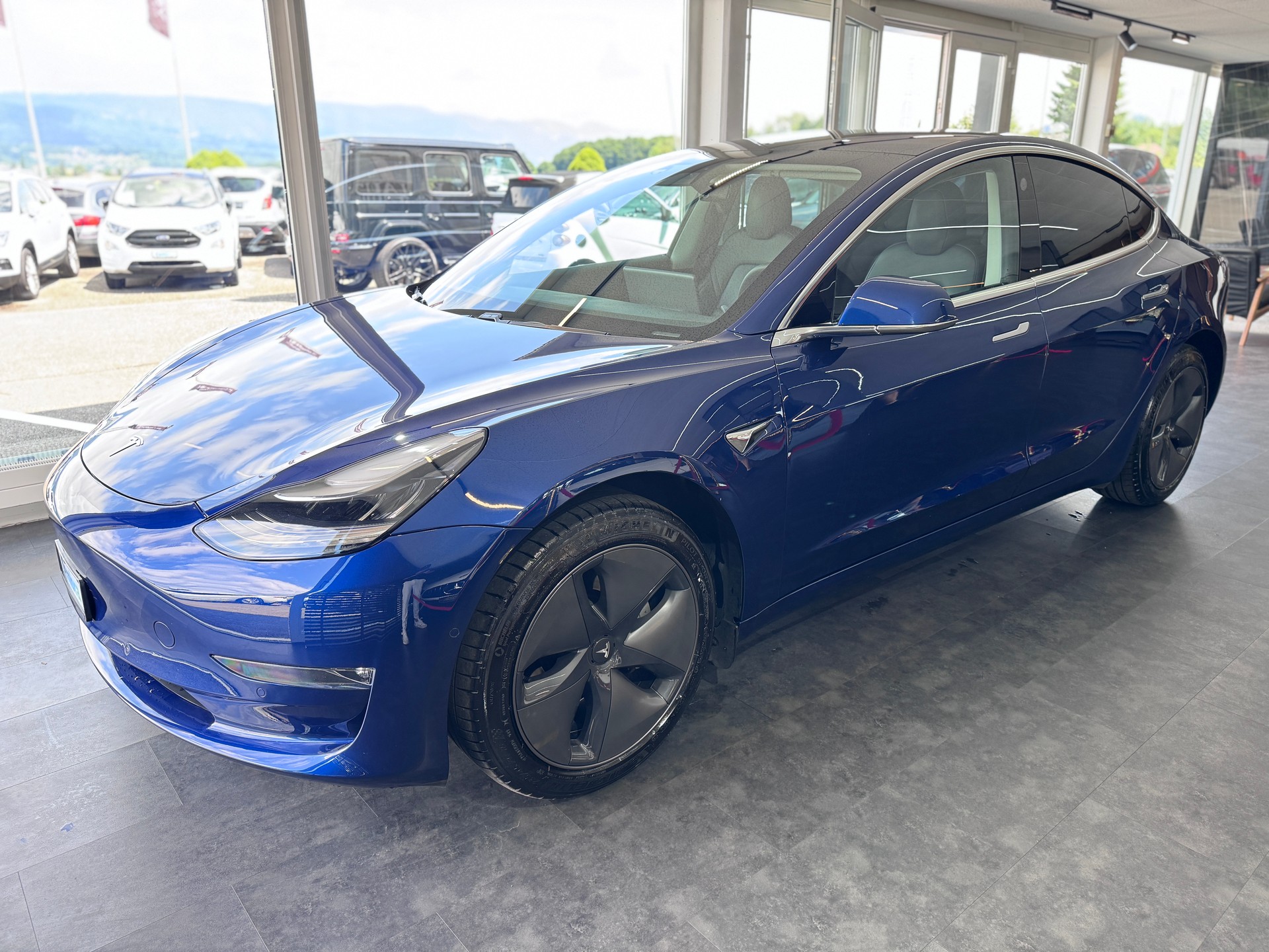TESLA Model 3-image-3