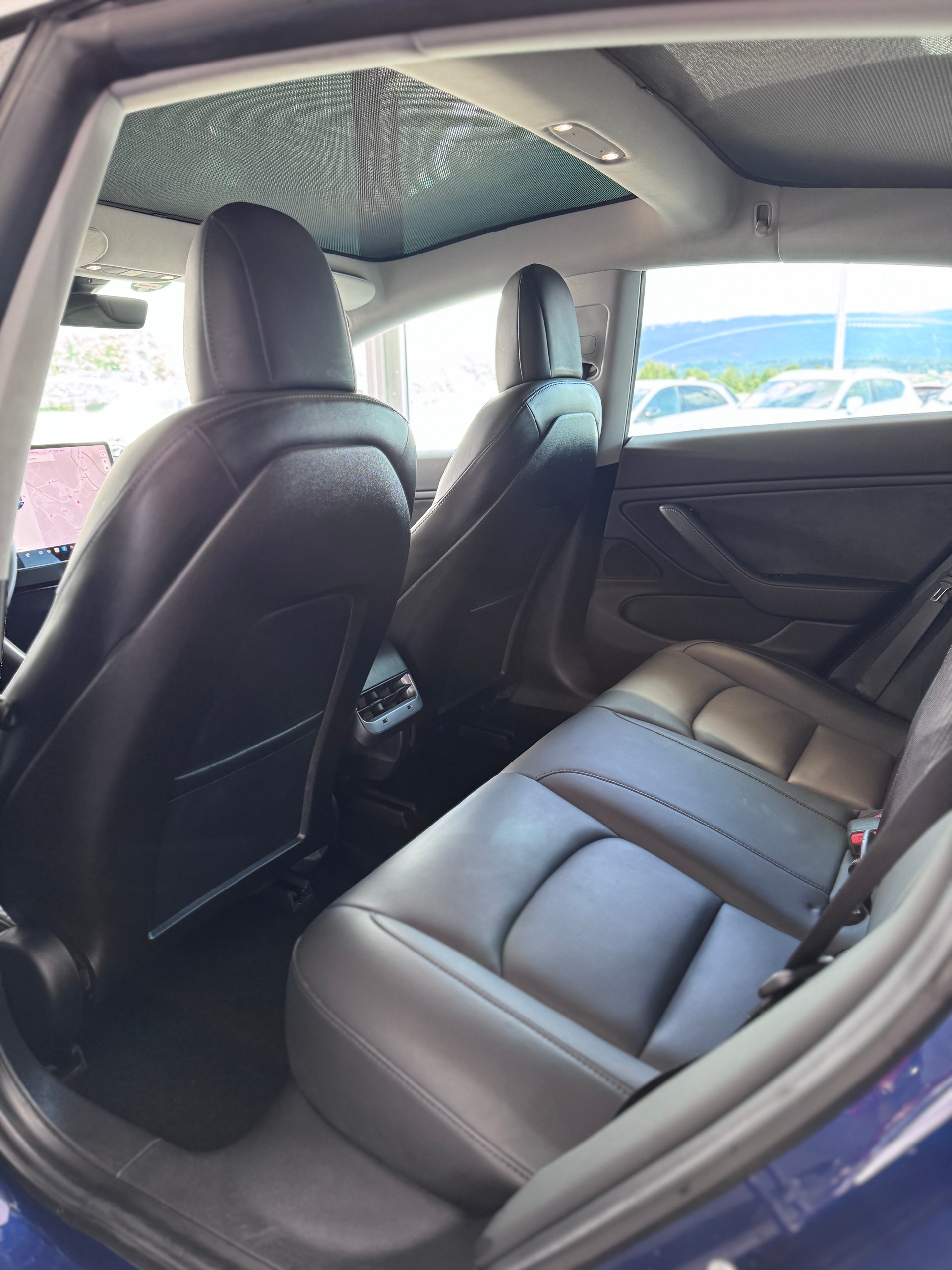 TESLA Model 3-image-16