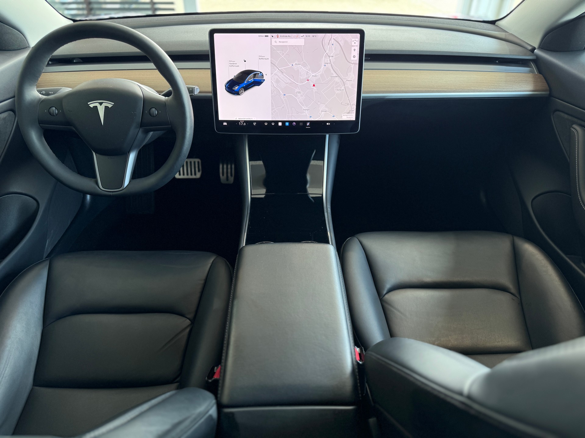 TESLA Model 3-image-9