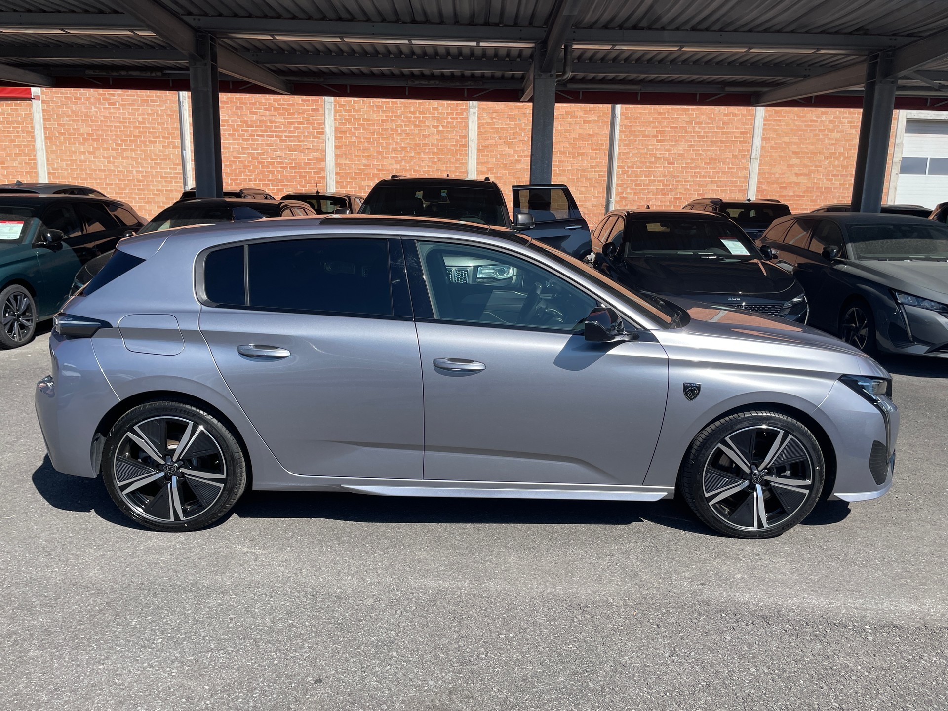 PEUGEOT 308 1.6 PHEV 225 GT-image-2