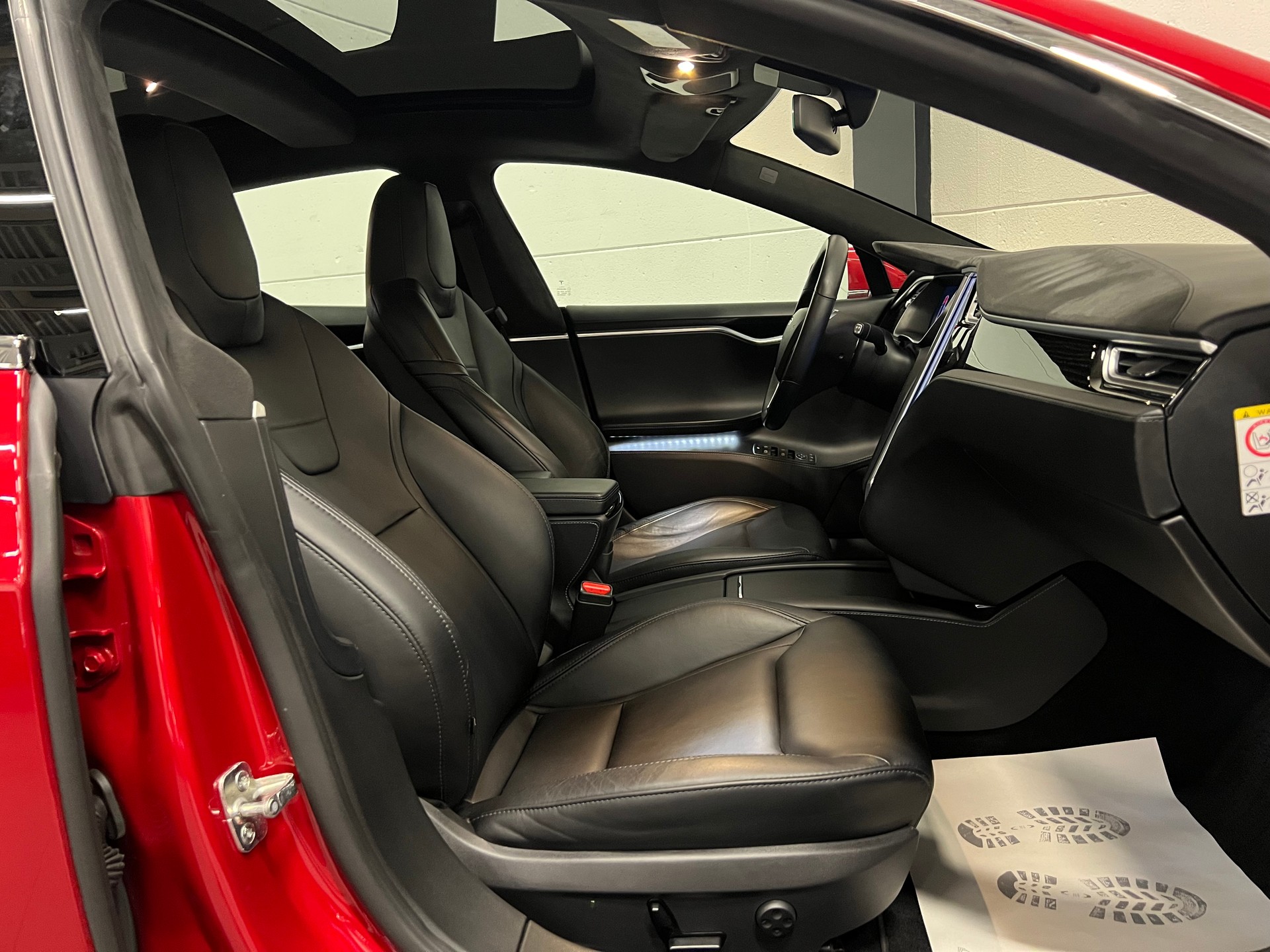 TESLA Model S 75 D-image-20