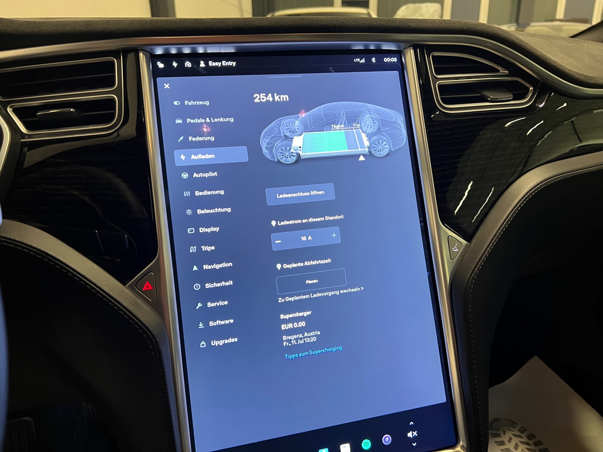 TESLA Model S 75 D-image-27
