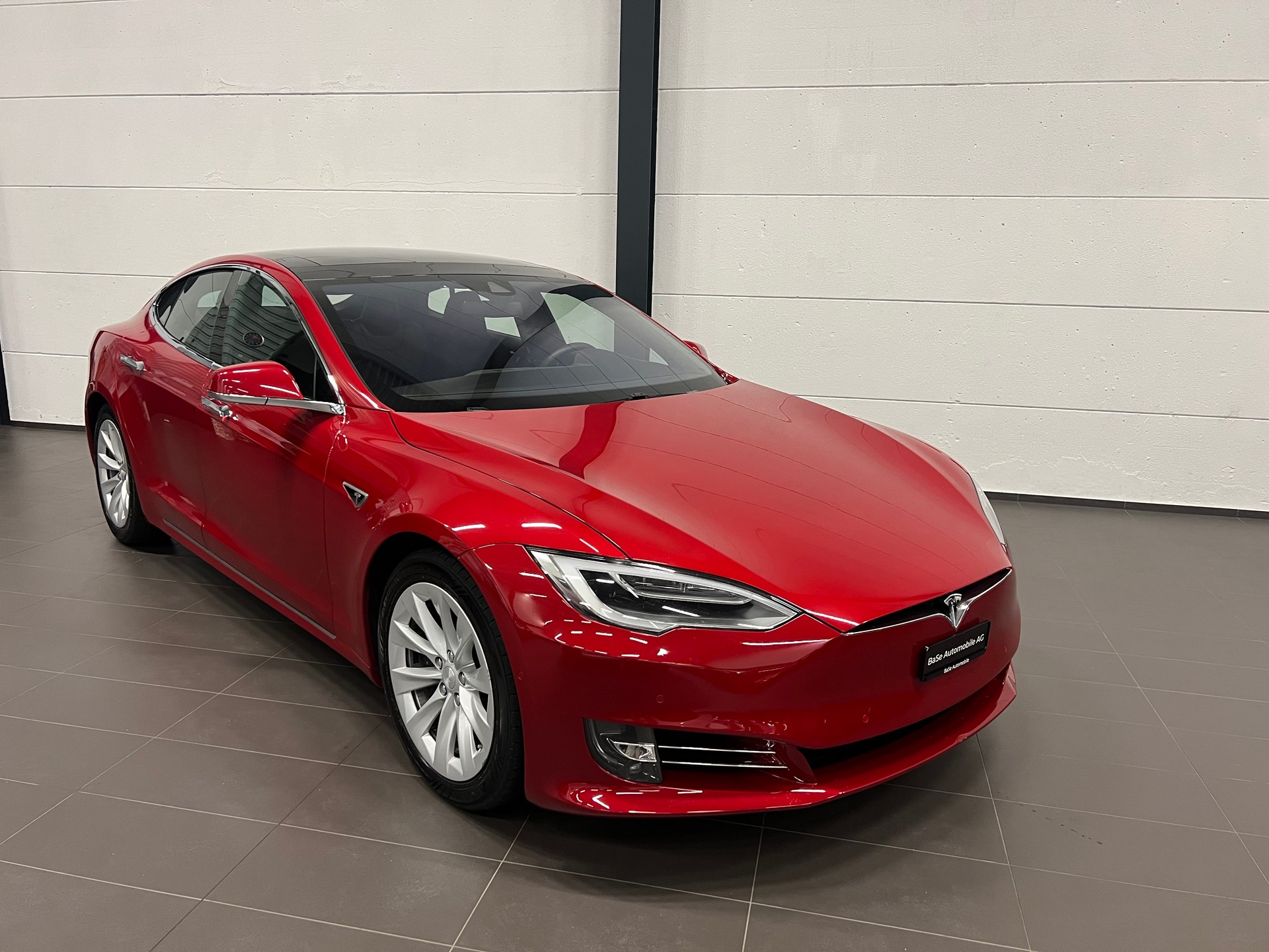 TESLA Model S 75 D-image-1