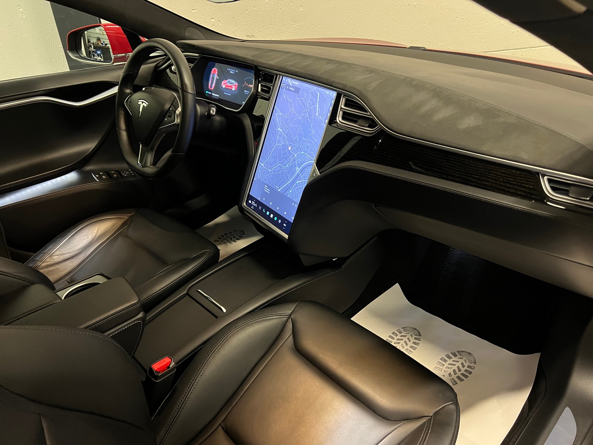 TESLA Model S 75 D-image-19