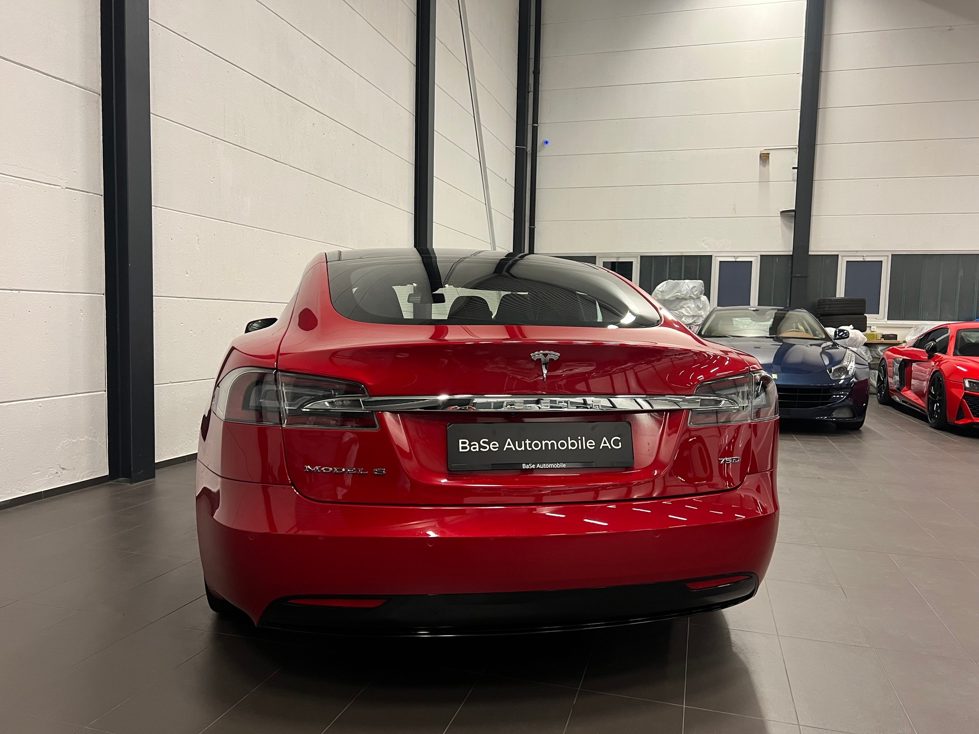 TESLA Model S 75 D-image-14