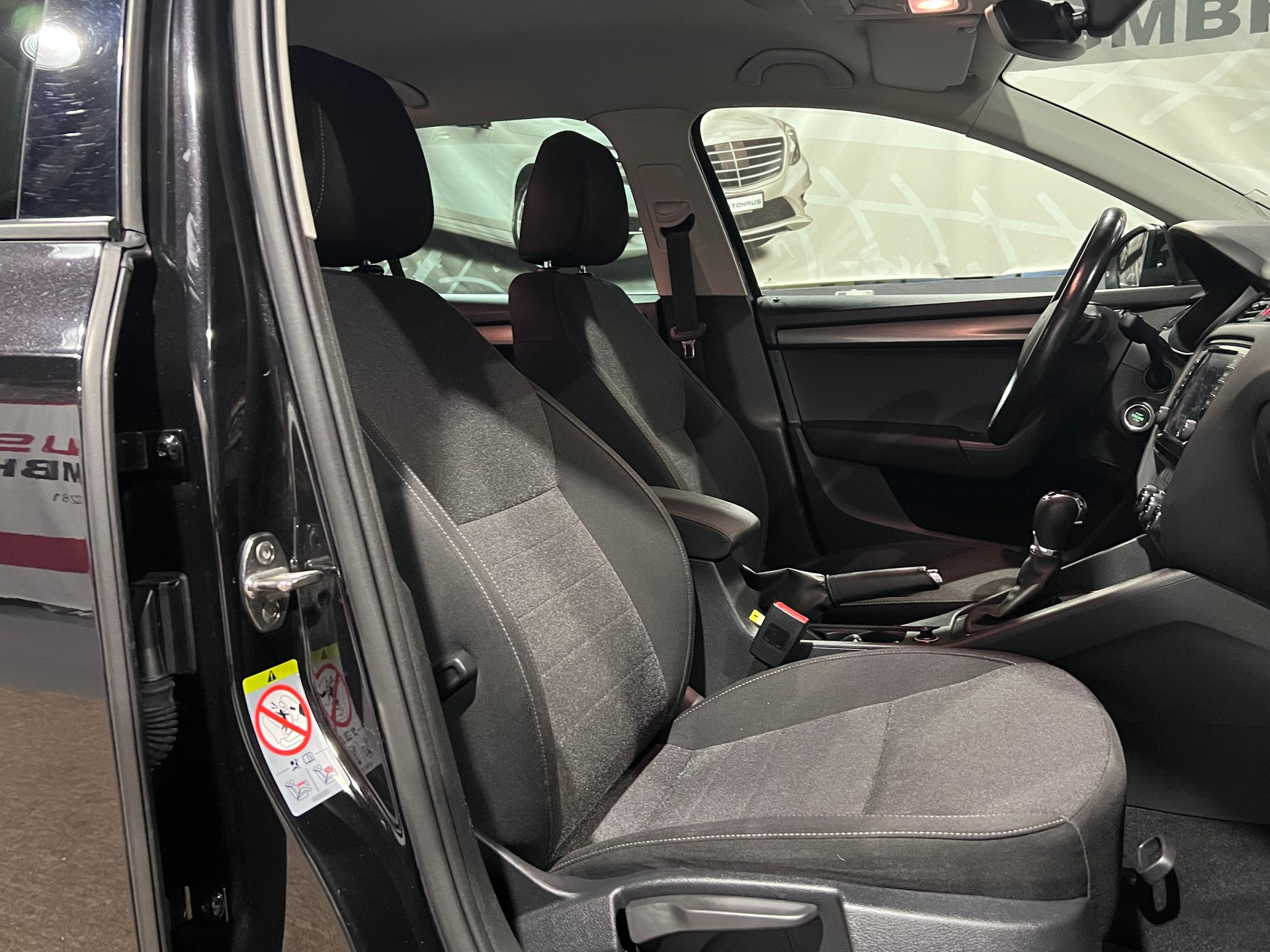 SKODA Octavia Combi 2.0 TDI Soleil 4x4 DSG-image-13
