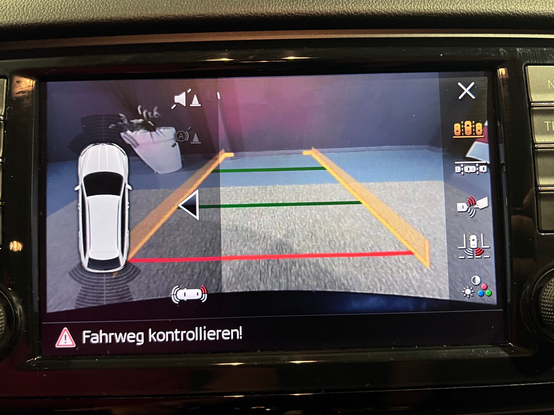 SKODA Octavia Combi 2.0 TDI Soleil 4x4 DSG-image-17
