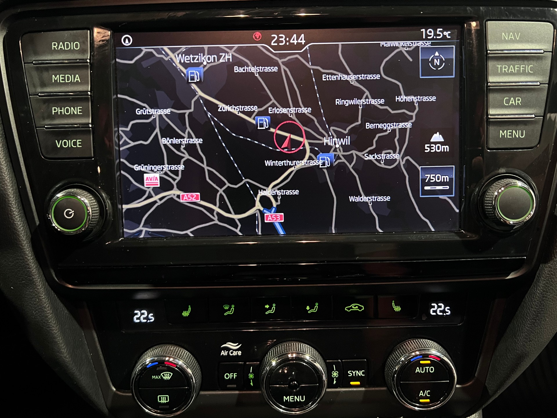 SKODA Octavia Combi 2.0 TDI Soleil 4x4 DSG-image-16