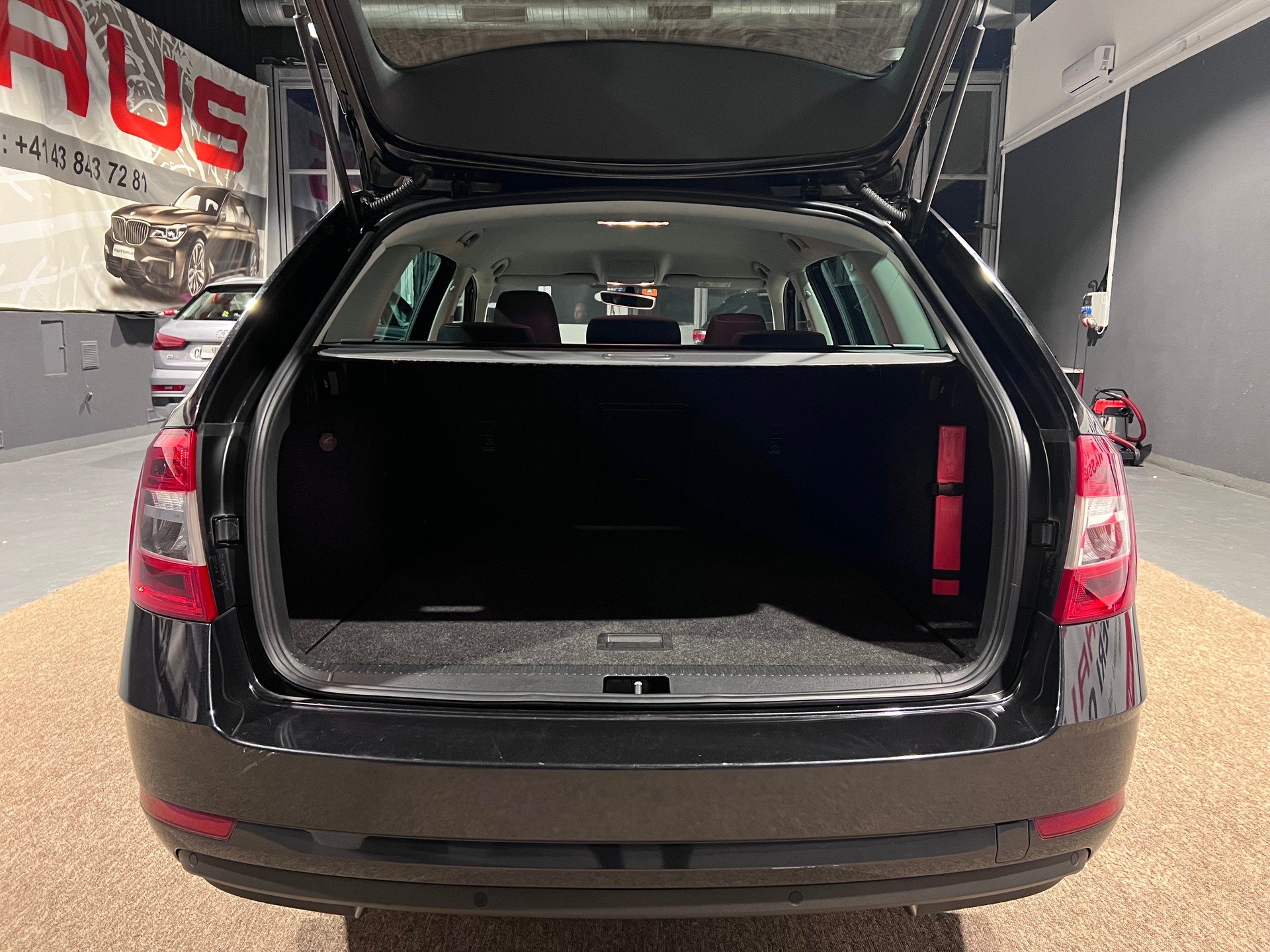 SKODA Octavia Combi 2.0 TDI Soleil 4x4 DSG-image-4