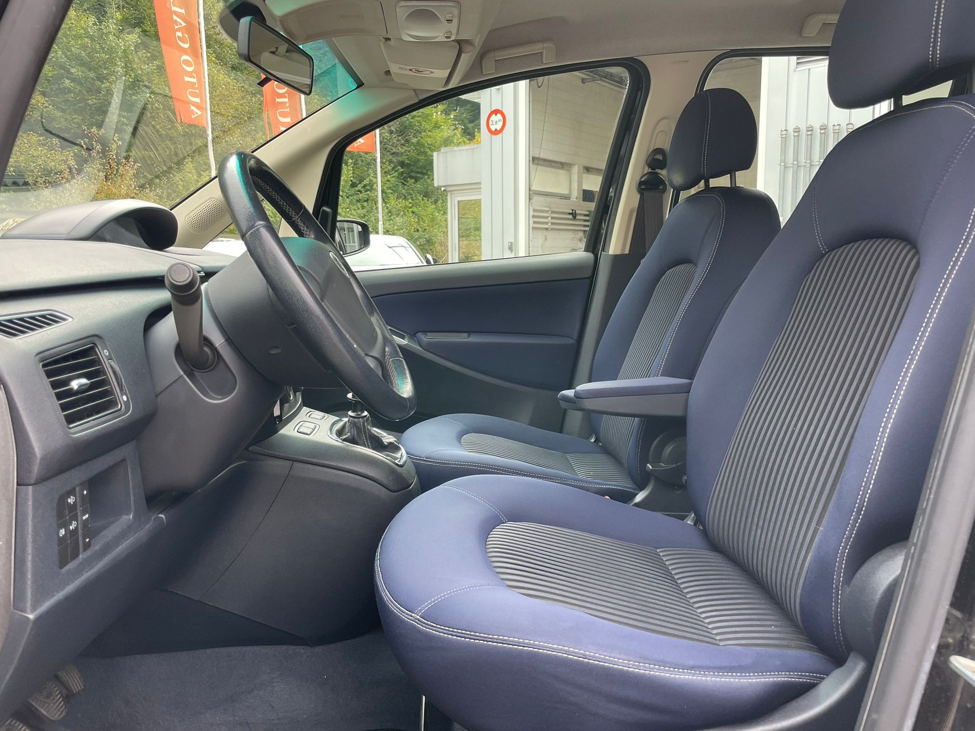 LANCIA Musa 1.4 16V Swiss Edition-image-6