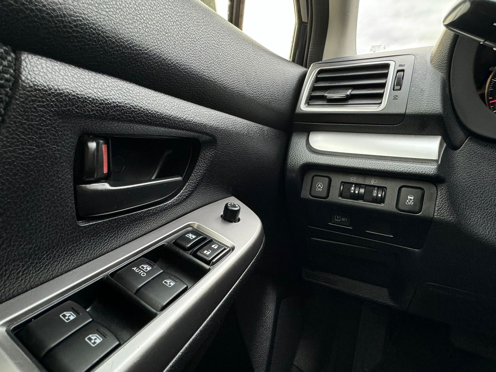 SUBARU XV 1.6 Swiss One AWD CVT-image-19
