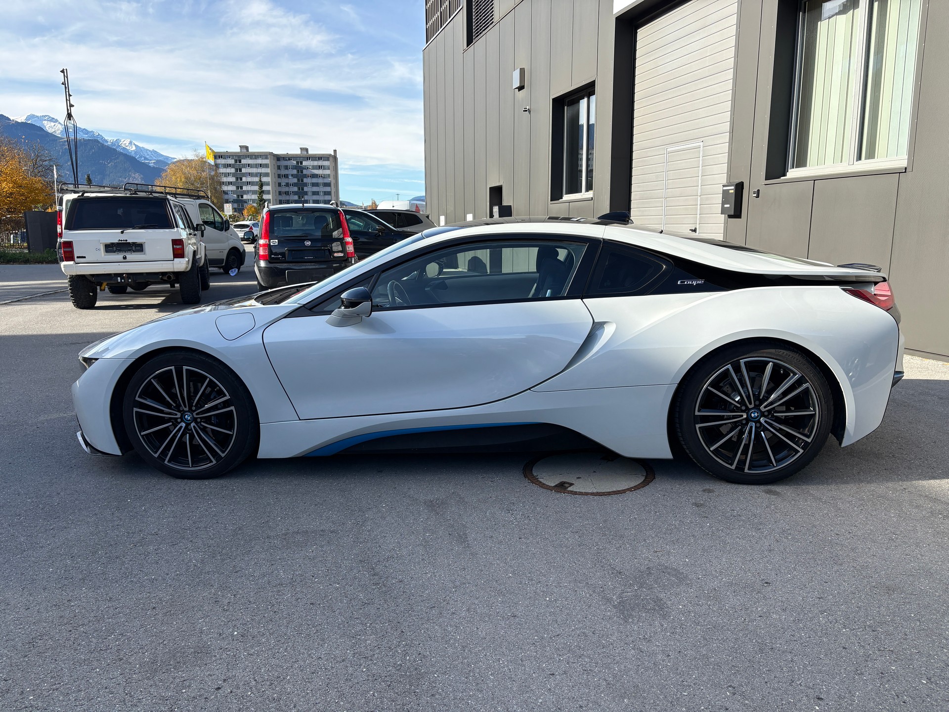 BMW i8 Coupé-image-1
