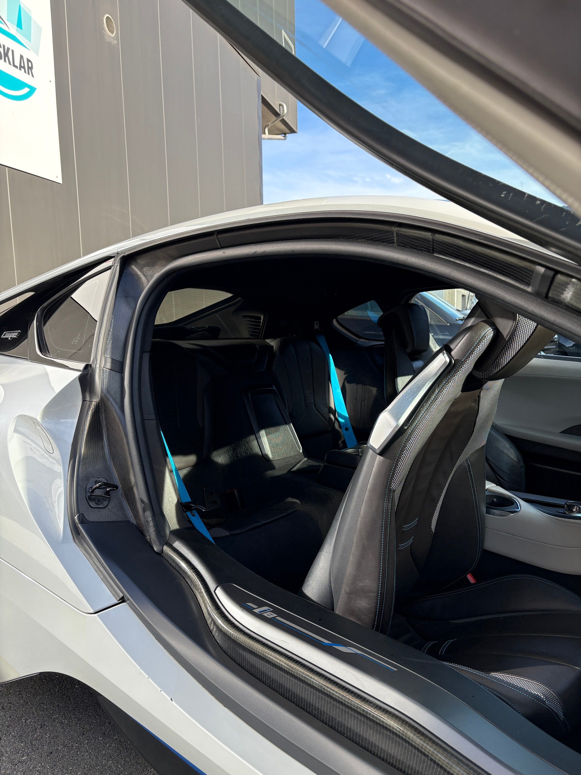 BMW i8 Coupé-image-7