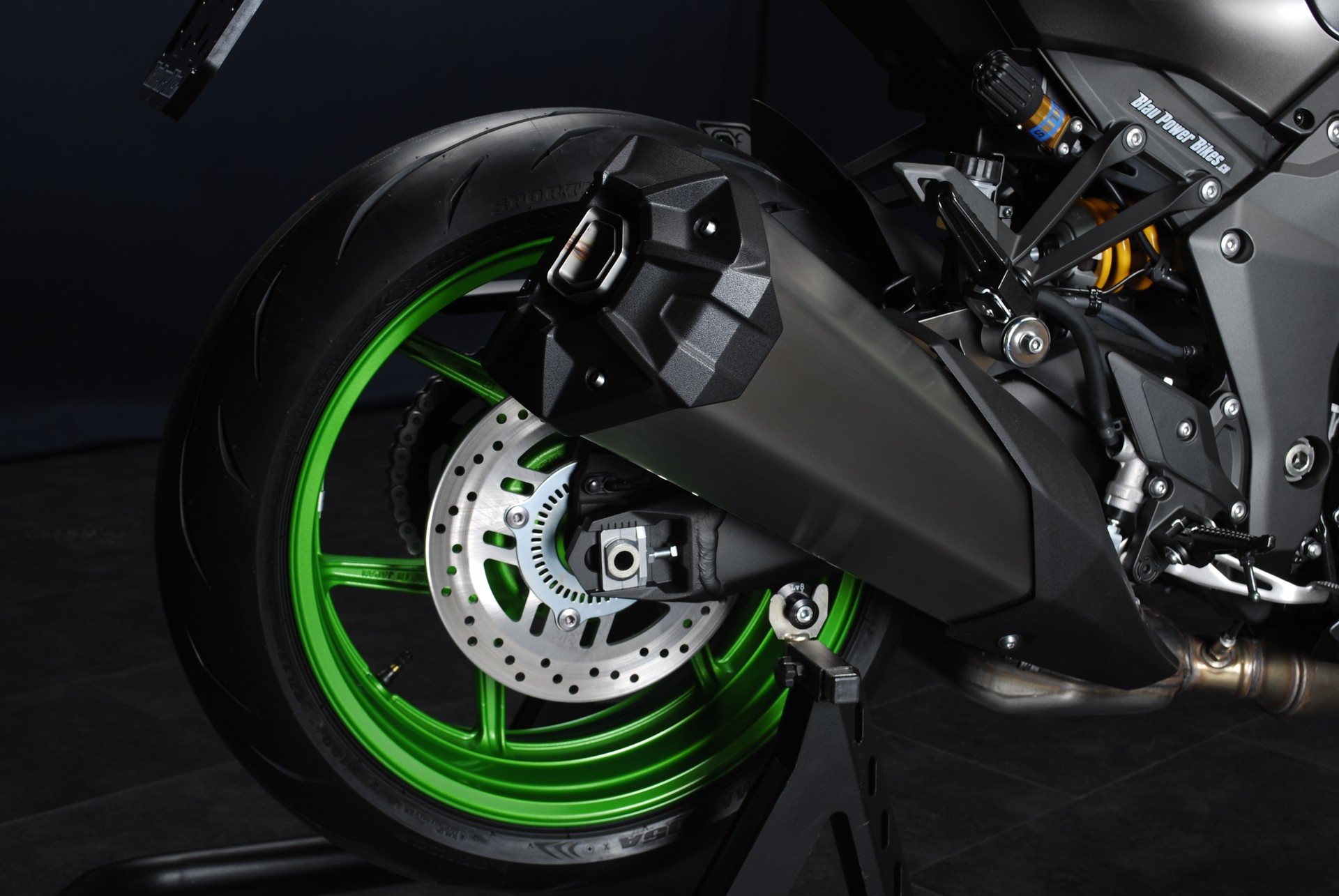 KAWASAKI Z 1100 SE MY26-showroom-element-1