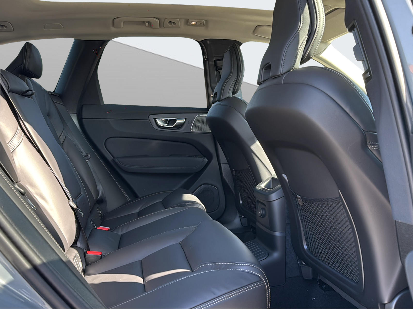 VOLVO XC60 2.0 T8 TE Ultra Dark eAWD-image-10