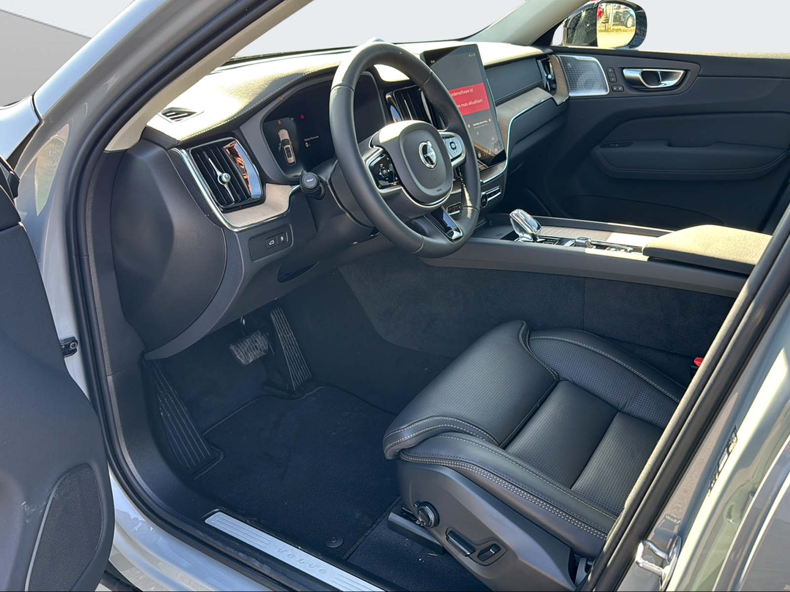 VOLVO XC60 2.0 T8 TE Ultra Dark eAWD-image-9