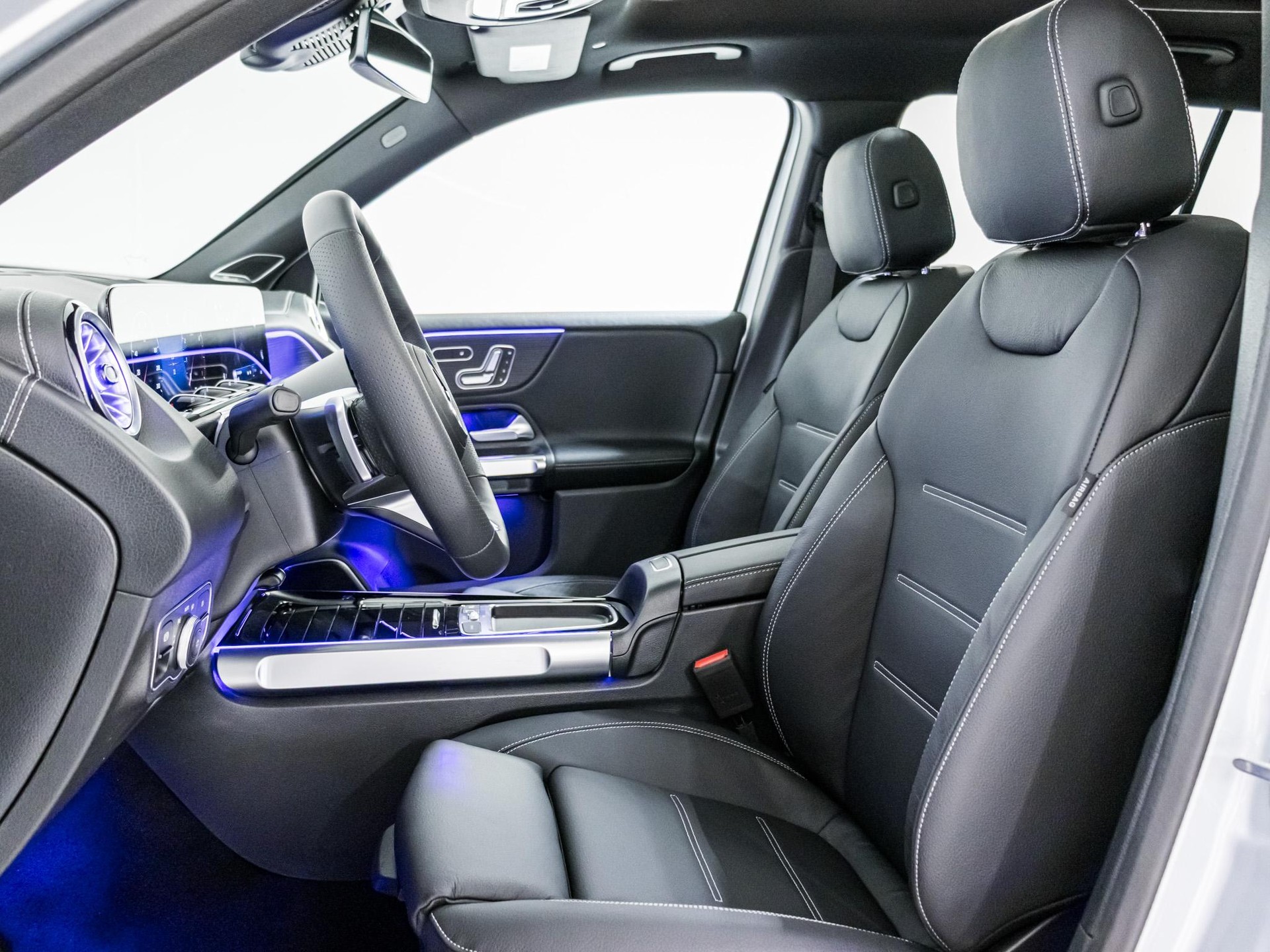 MERCEDES-BENZ GLB 250 4MATIC-image-6