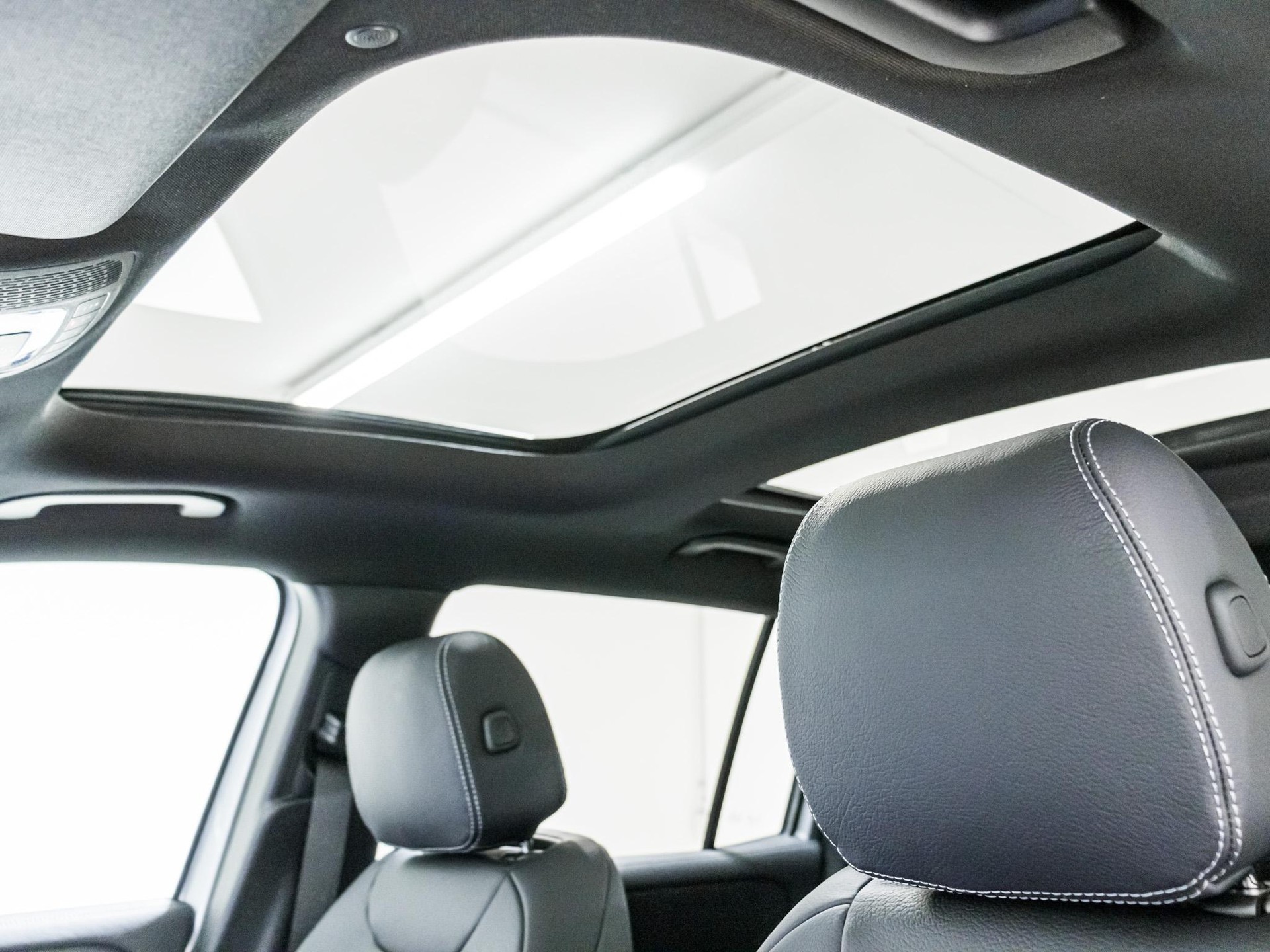 MERCEDES-BENZ GLB 250 4MATIC-image-8