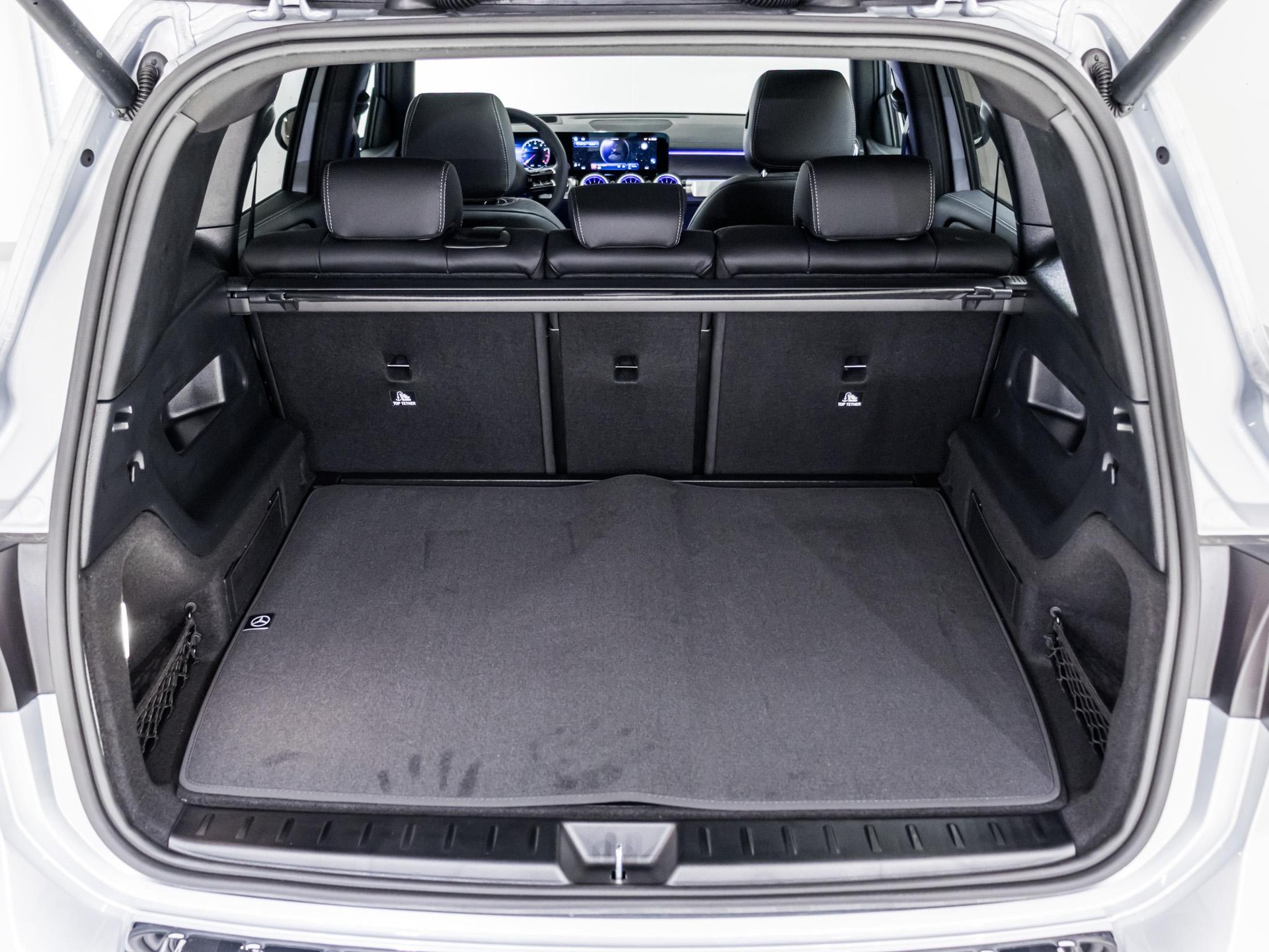 MERCEDES-BENZ GLB 250 4MATIC-image-12