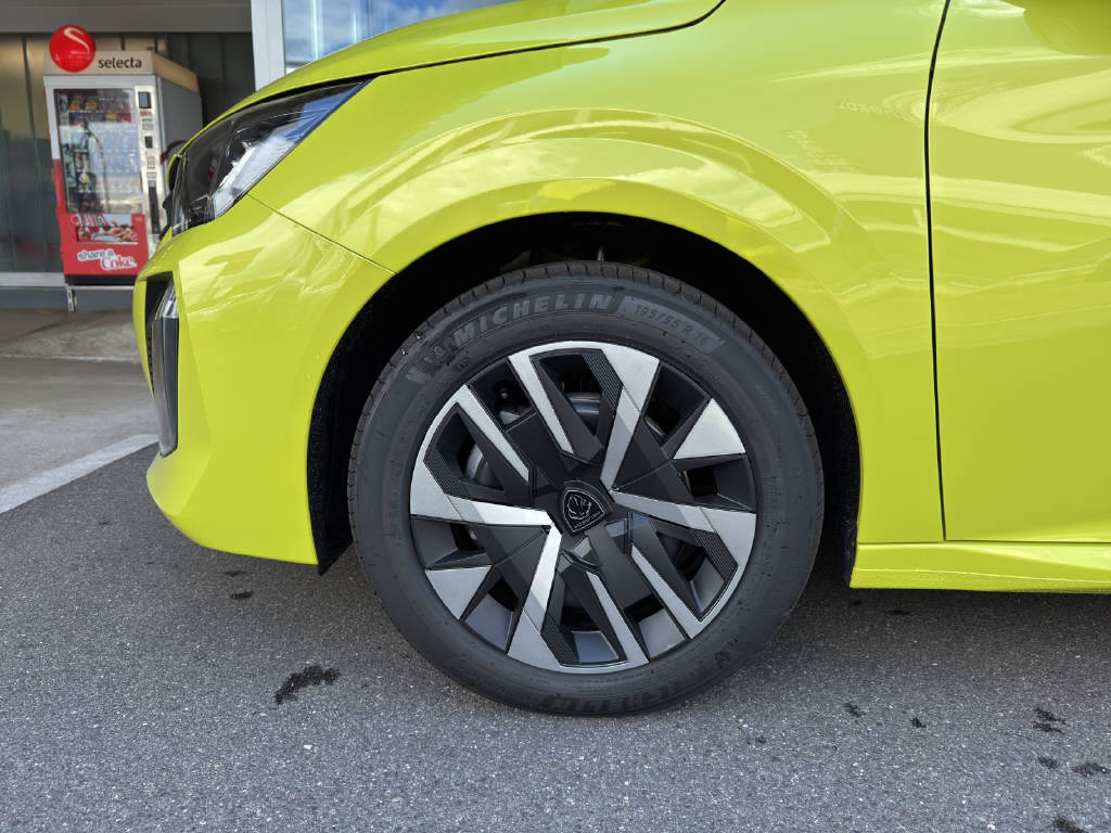 PEUGEOT 208 1.2 PureTech 100 Style-image-8