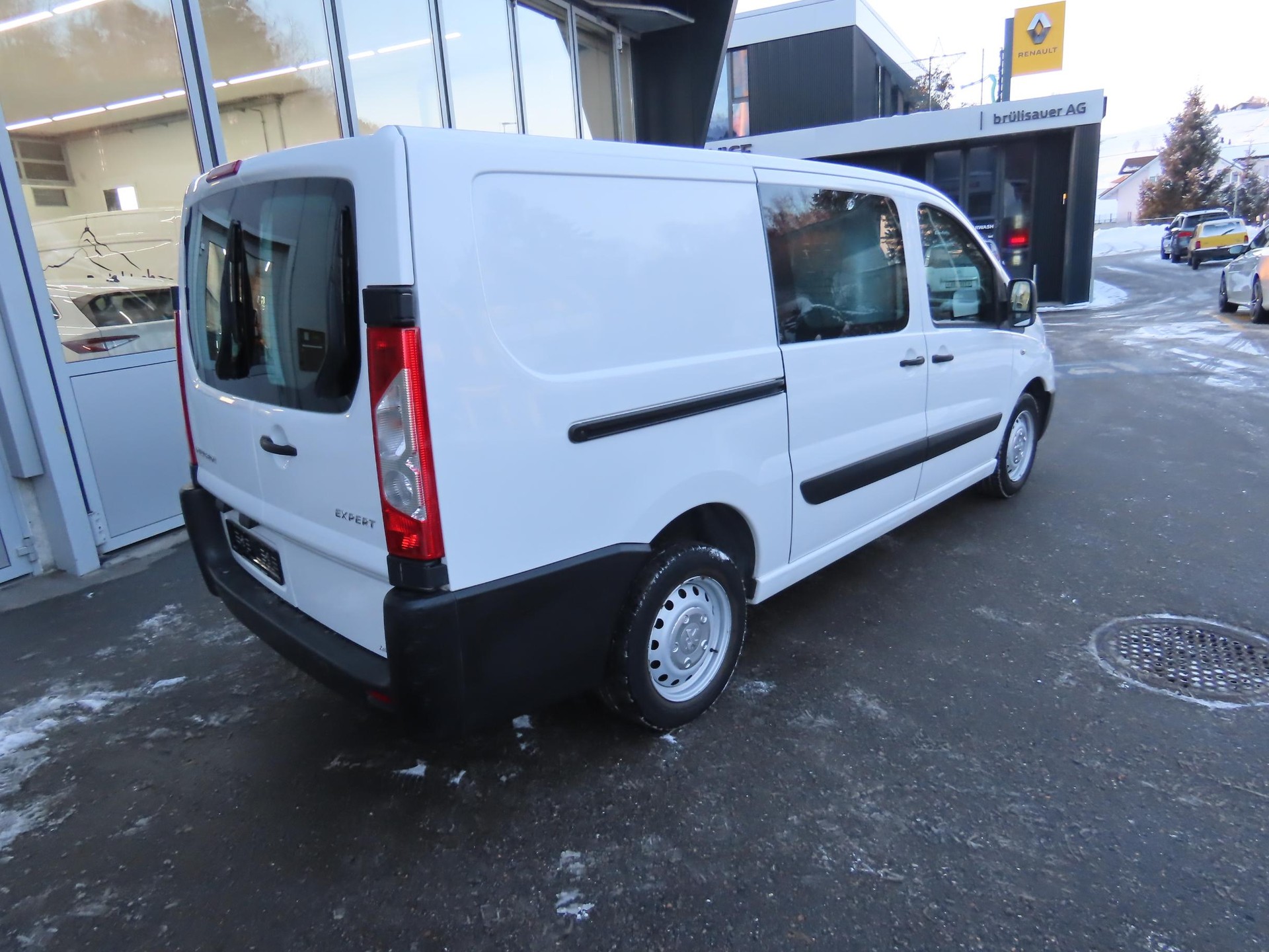 PEUGEOT Expert Kaw. 227 L1H1 2.0 HDI 130-image-4