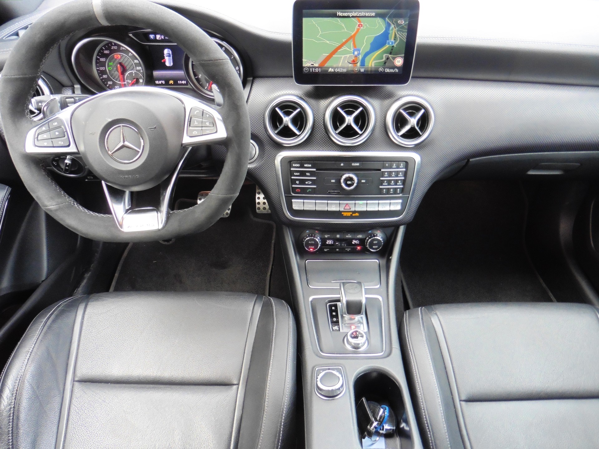 MERCEDES-BENZ A 45 AMG 4Matic Speedshift 7G-DCT-image-11