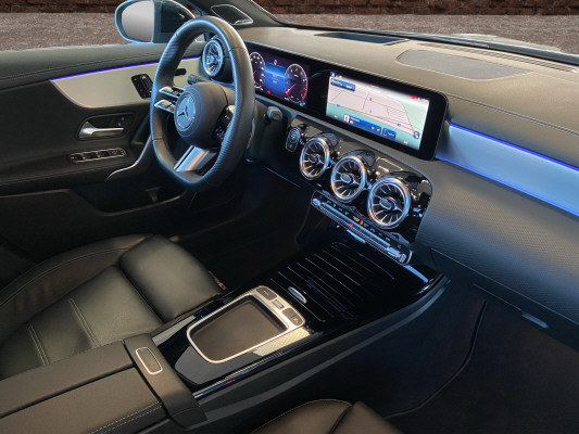 MERCEDES-BENZ A 220 4Matic 8G-DCT-image-14